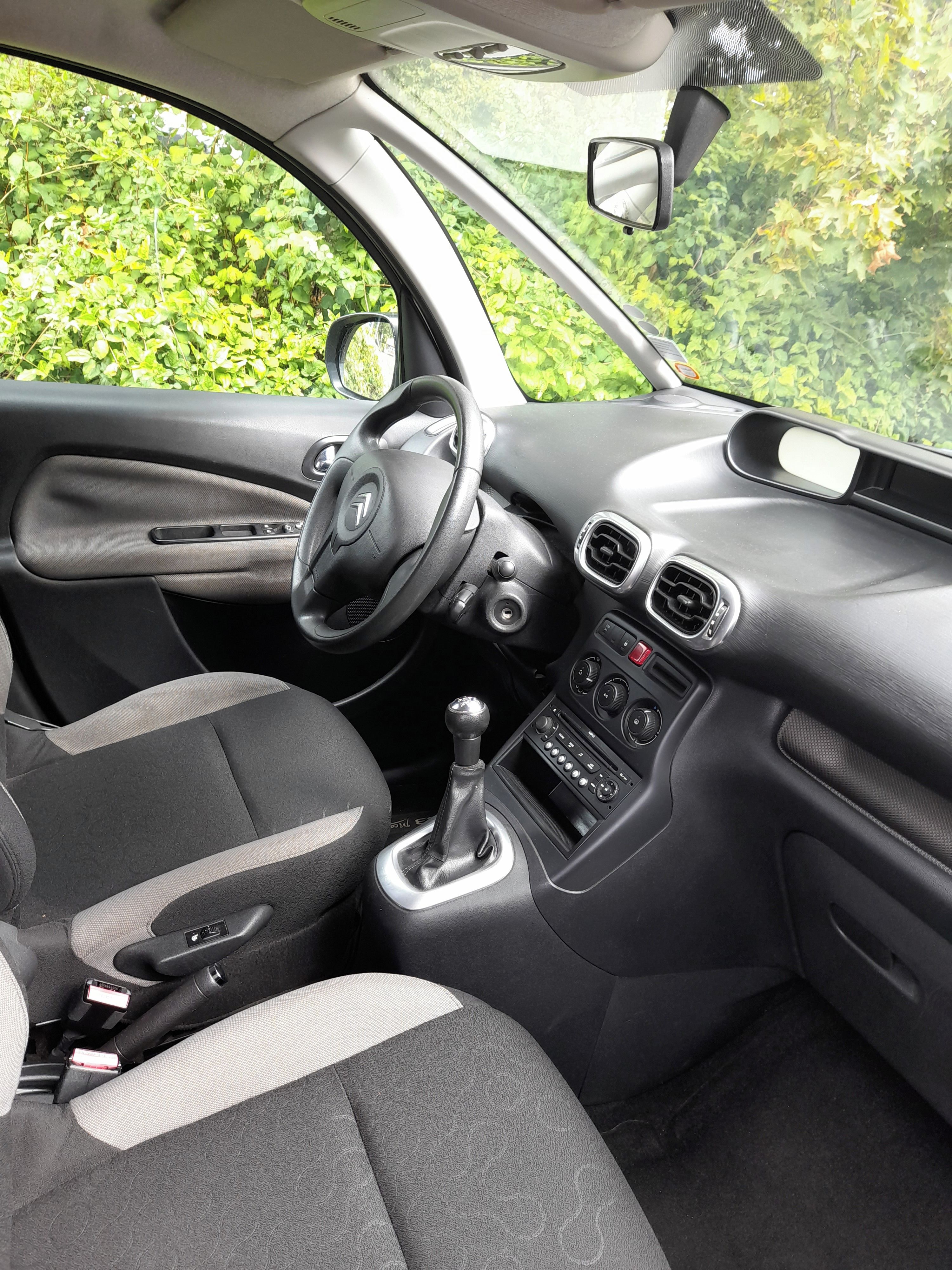 Citroën C3 Picasso, Prodám c3 Picasso r.v.2009.1.6 - fotka 5