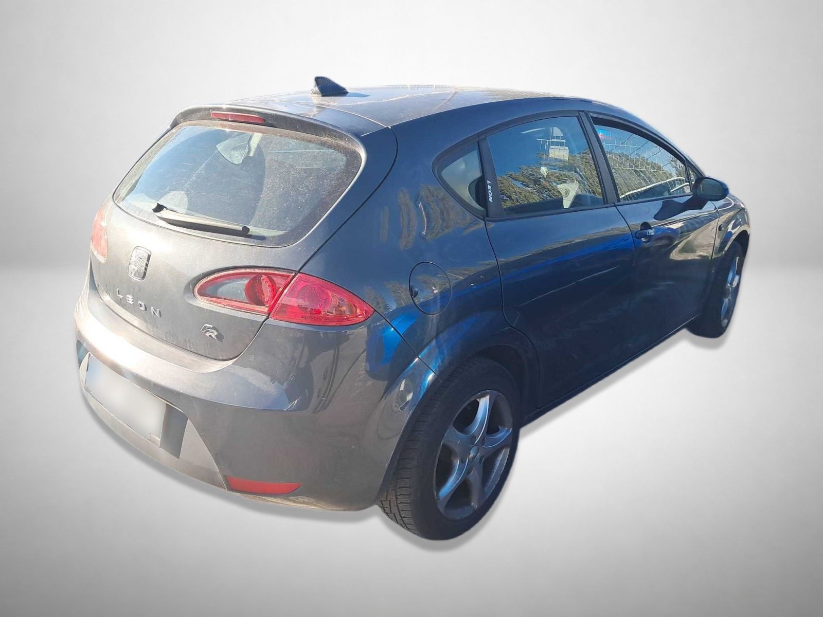 Seat Leon, 2.0 TDI, Parkovací asistent - fotka 2