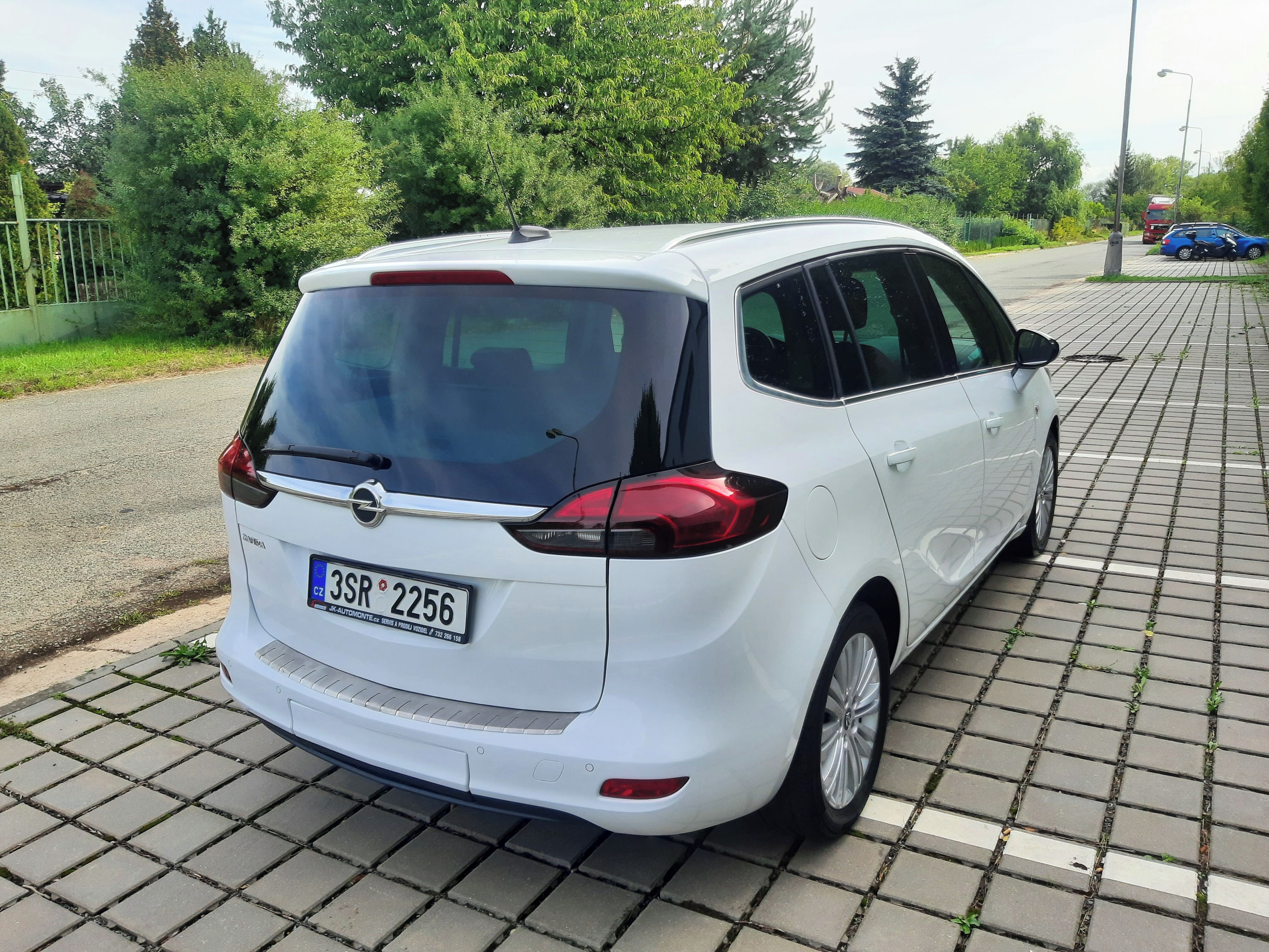 Opel Zafira, 1.4T 88kW, ORIGINÁL NOSIČ KOL - fotka 3