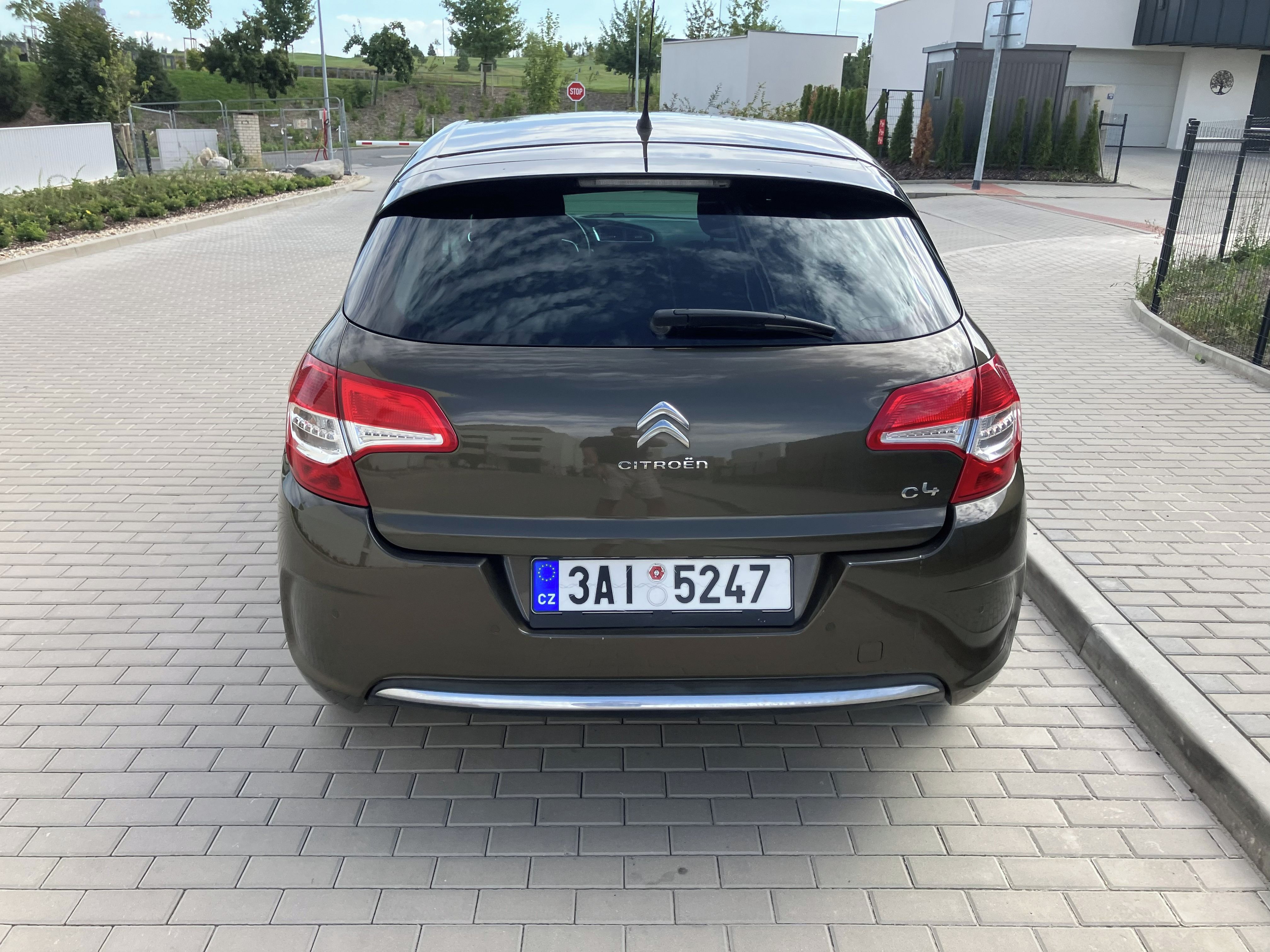 Citroën C4, 1.6i, ČR, po servisu,STK, pneu - fotka 3