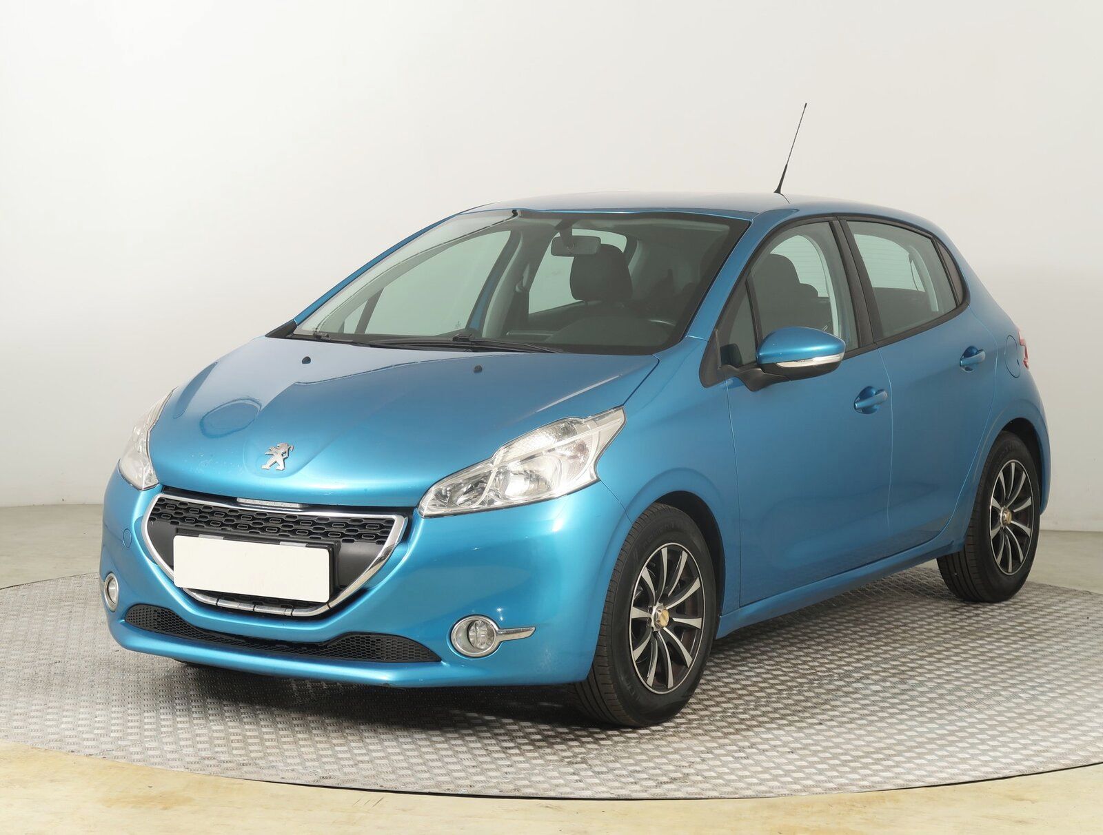 Peugeot 208, 1.4 HDI, po STK, CZ doklady - fotka 2