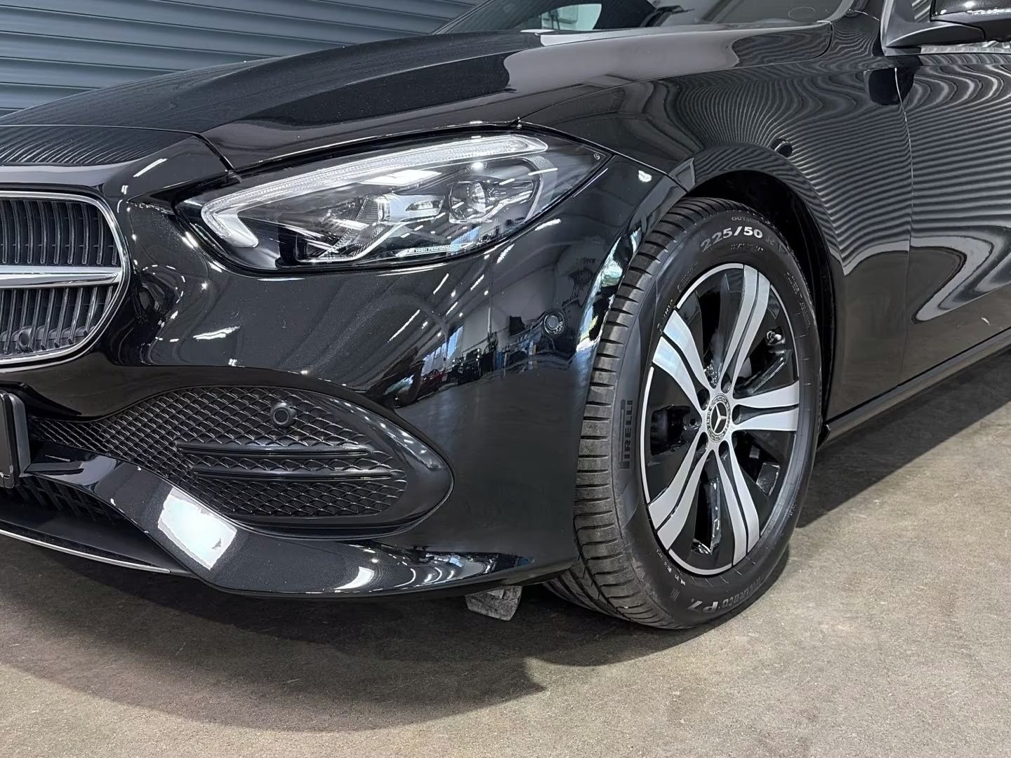 Mercedes-Benz Třídy C, 180T Avantgarde*360°*Paměť - fotka 2