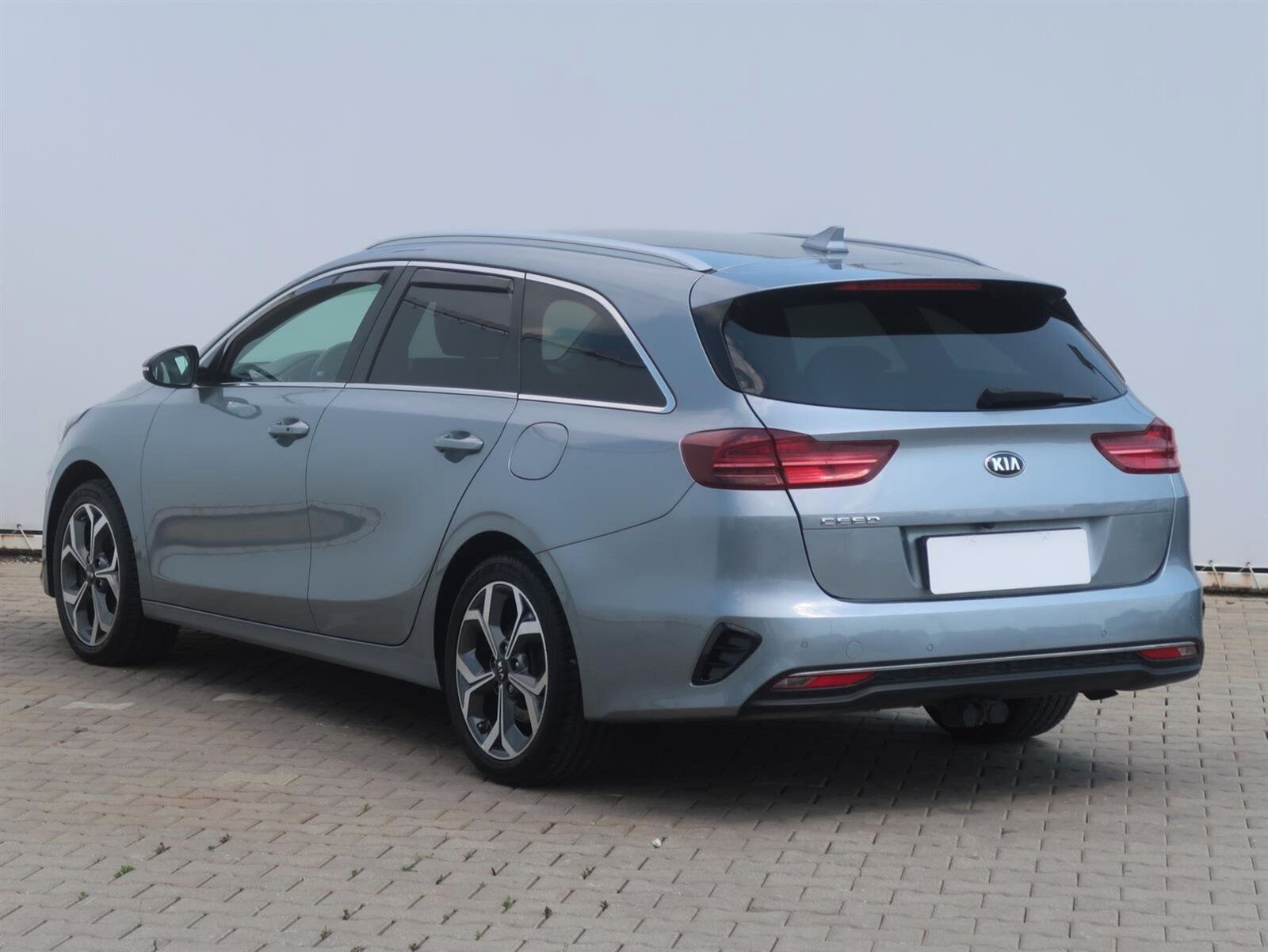 Kia Cee´d, 1.6 CRDi, Gold, Automat - fotka 4