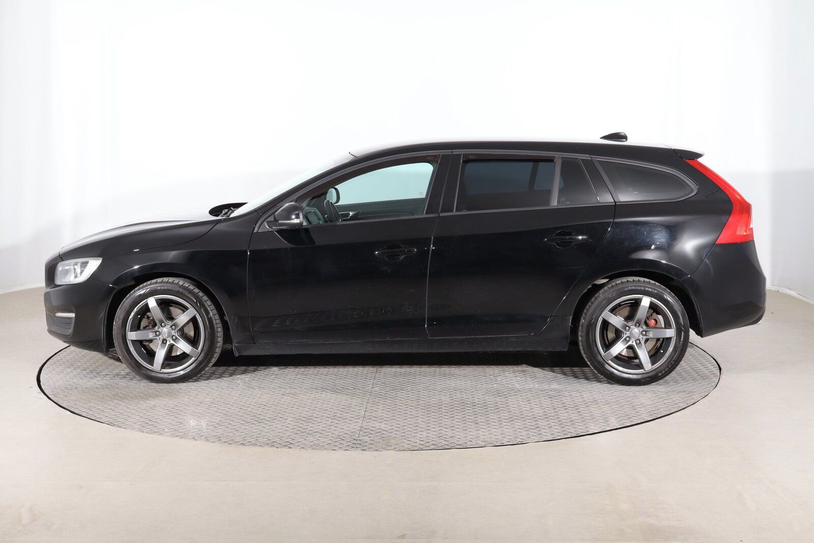 Volvo V60, D4 2.0, Automat, Serv.kniha - fotka 3