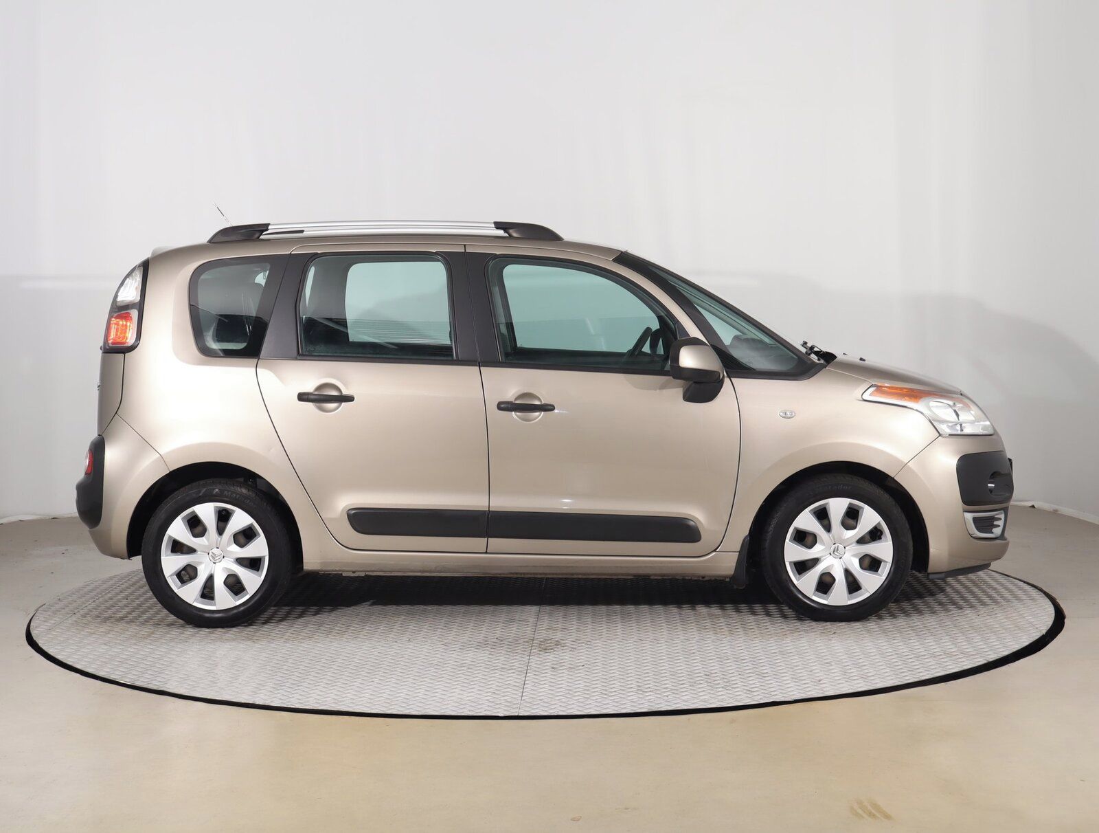 Citroën C3 Picasso, 1.4 i, Serv.kniha - fotka 6