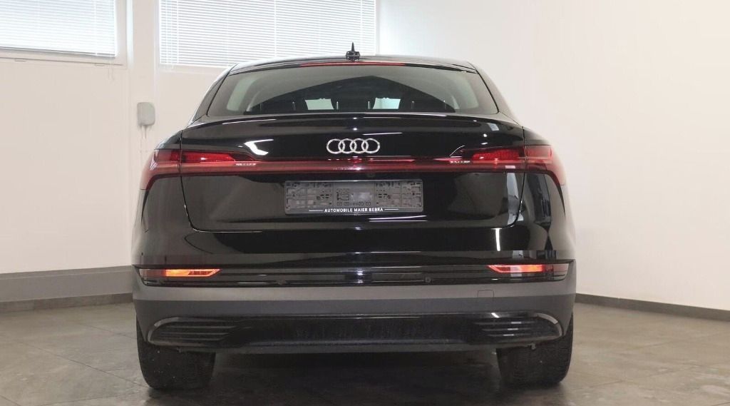 Audi e-tron, Sportback 55 quattro*Kůže*Navi - fotka 6