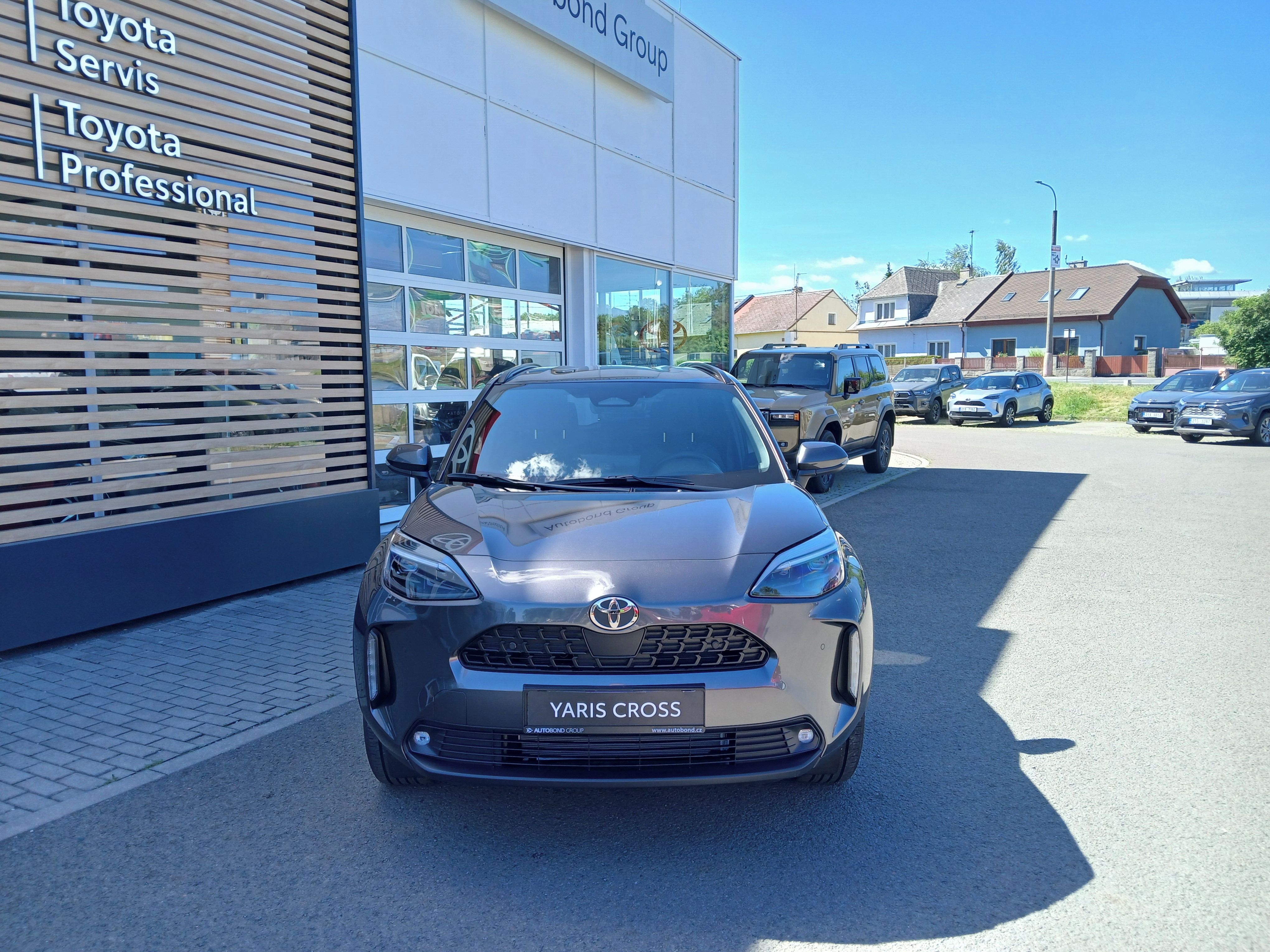 Toyota Yaris Cross, 1.5L HEV Style + TAŽNÉ - fotka 2