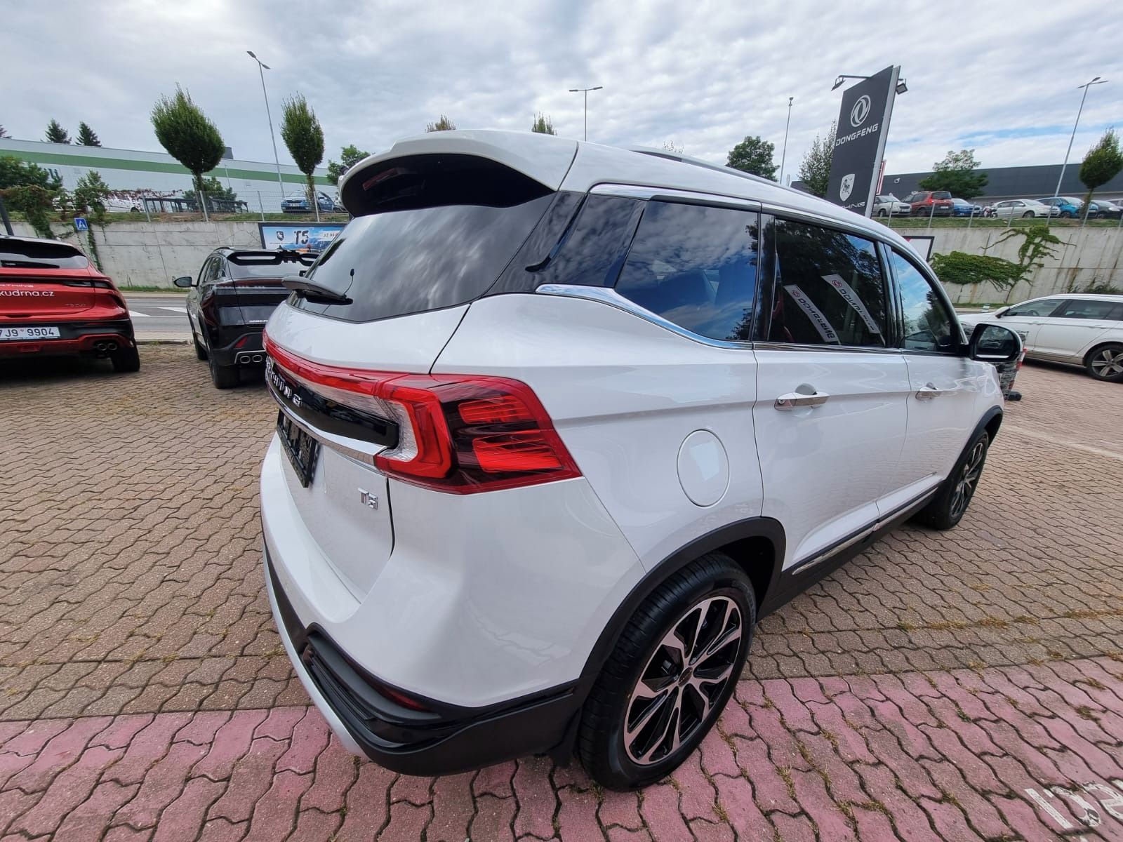 Dongfeng T5, FORTHING T5 Exclusive - fotka 5