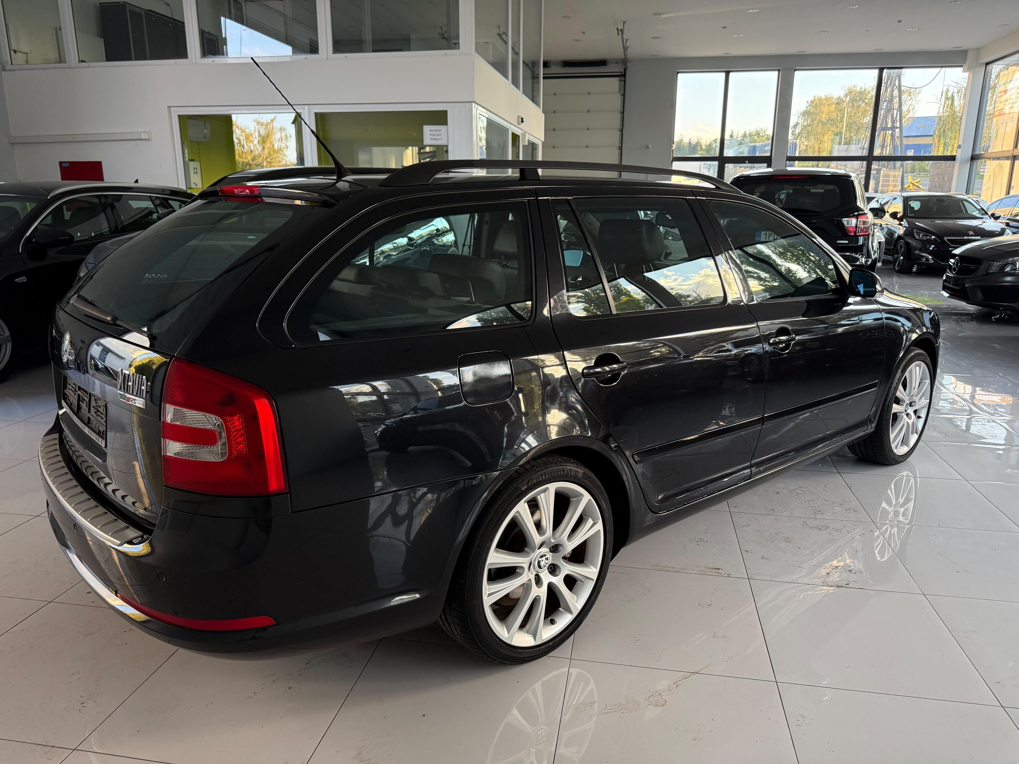Škoda Octavia, VRS 2.0 TFSI 147 kW | SERVIS - fotka 4
