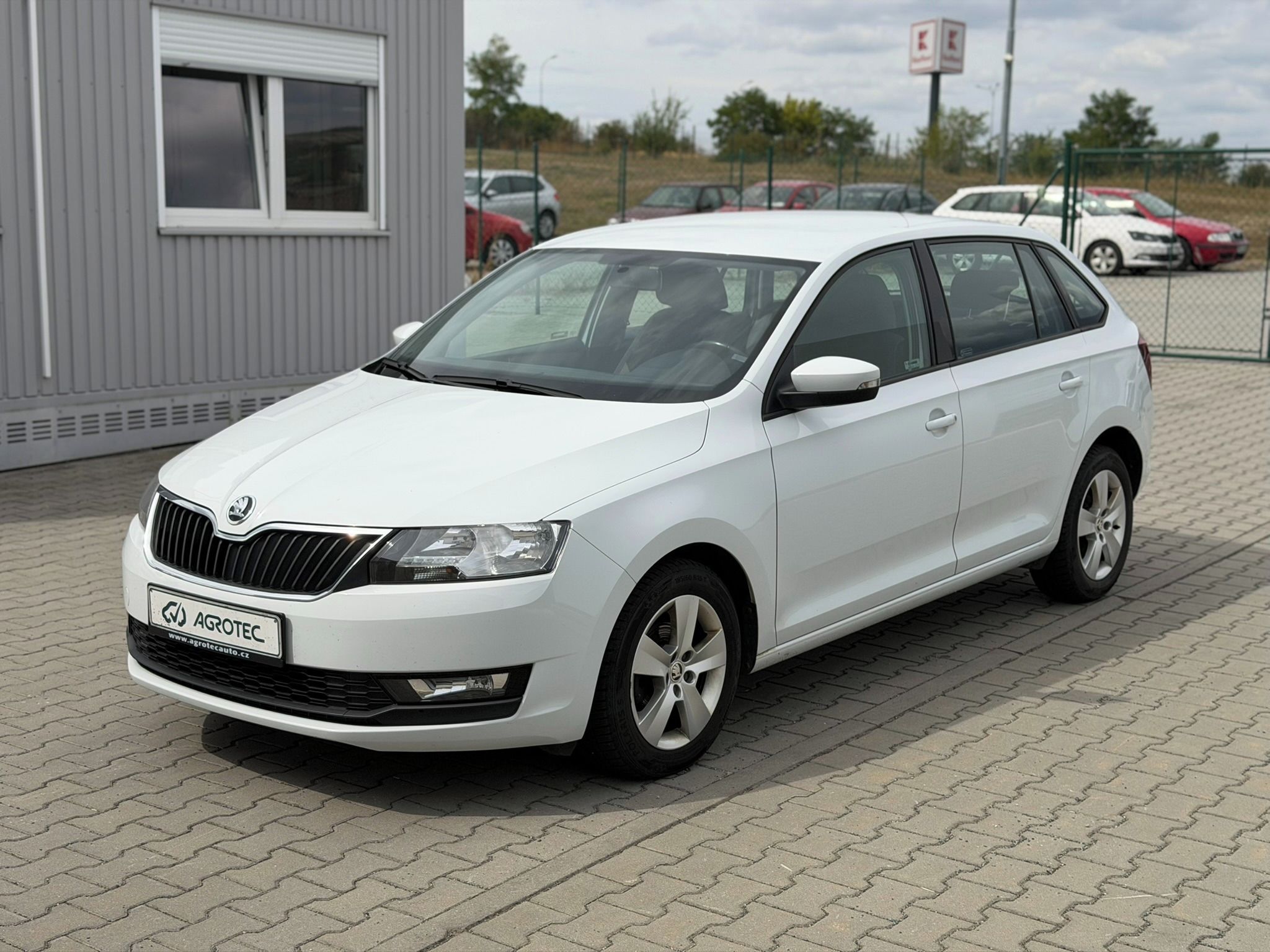 Škoda Rapid, 1.0 TSI 70 kW Ambition SB - fotka 3