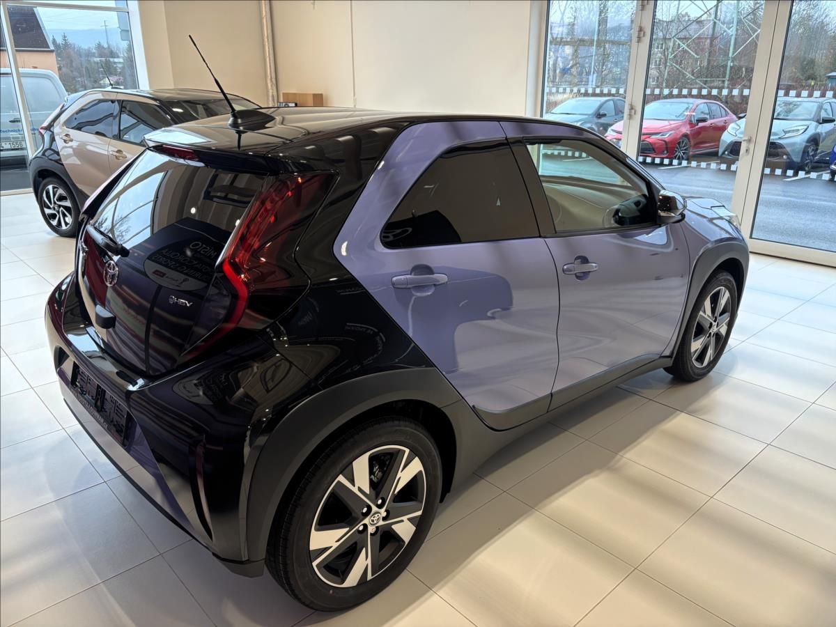 Toyota Aygo, 1,5   X Style Smart 2026 - fotka 6