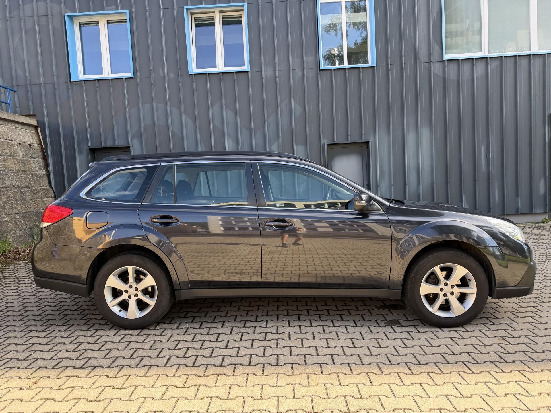 Subaru Outback, 2,0 D BOXER / 4X4 / 110kW - fotka 6