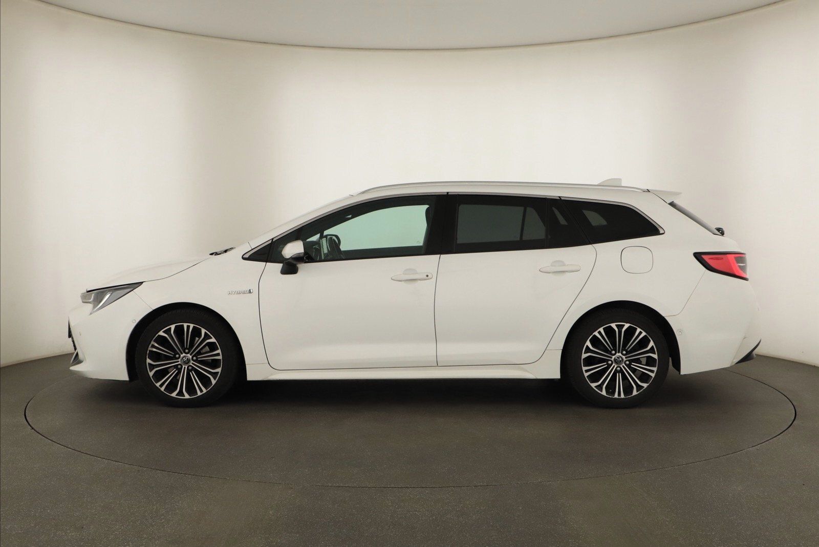 Toyota Corolla, 2.0 Hybrid, Executive, Automat - fotka 3