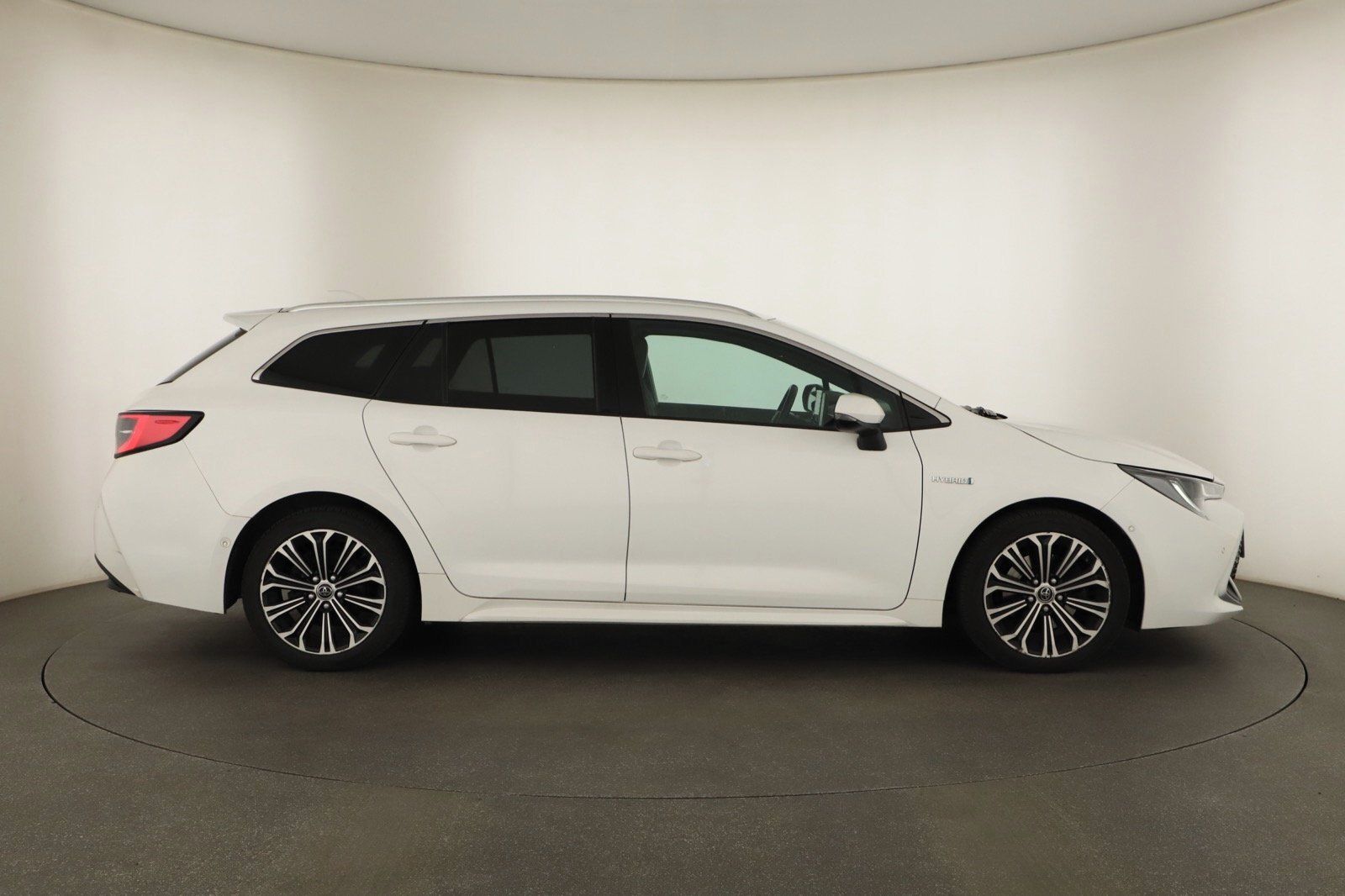 Toyota Corolla, 2.0 Hybrid, Executive, Automat - fotka 6