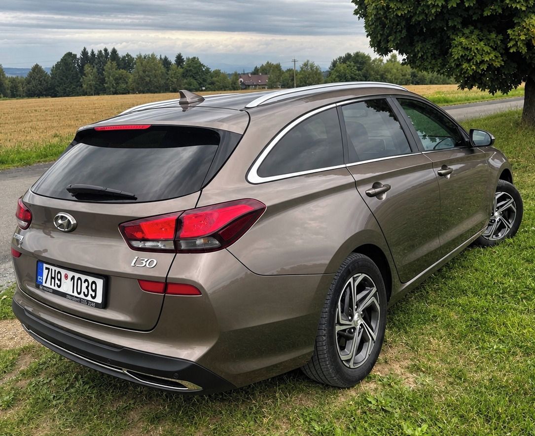 Hyundai i30, 1.5 DPi SMART - fotka 5