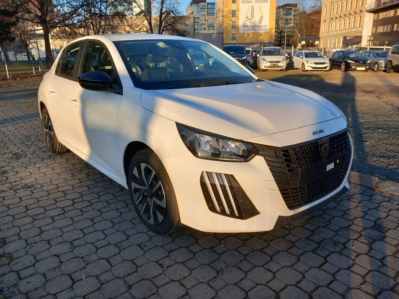 Peugeot 208, BUSINESS Hybrid 110 e-DCS6 - fotka 3