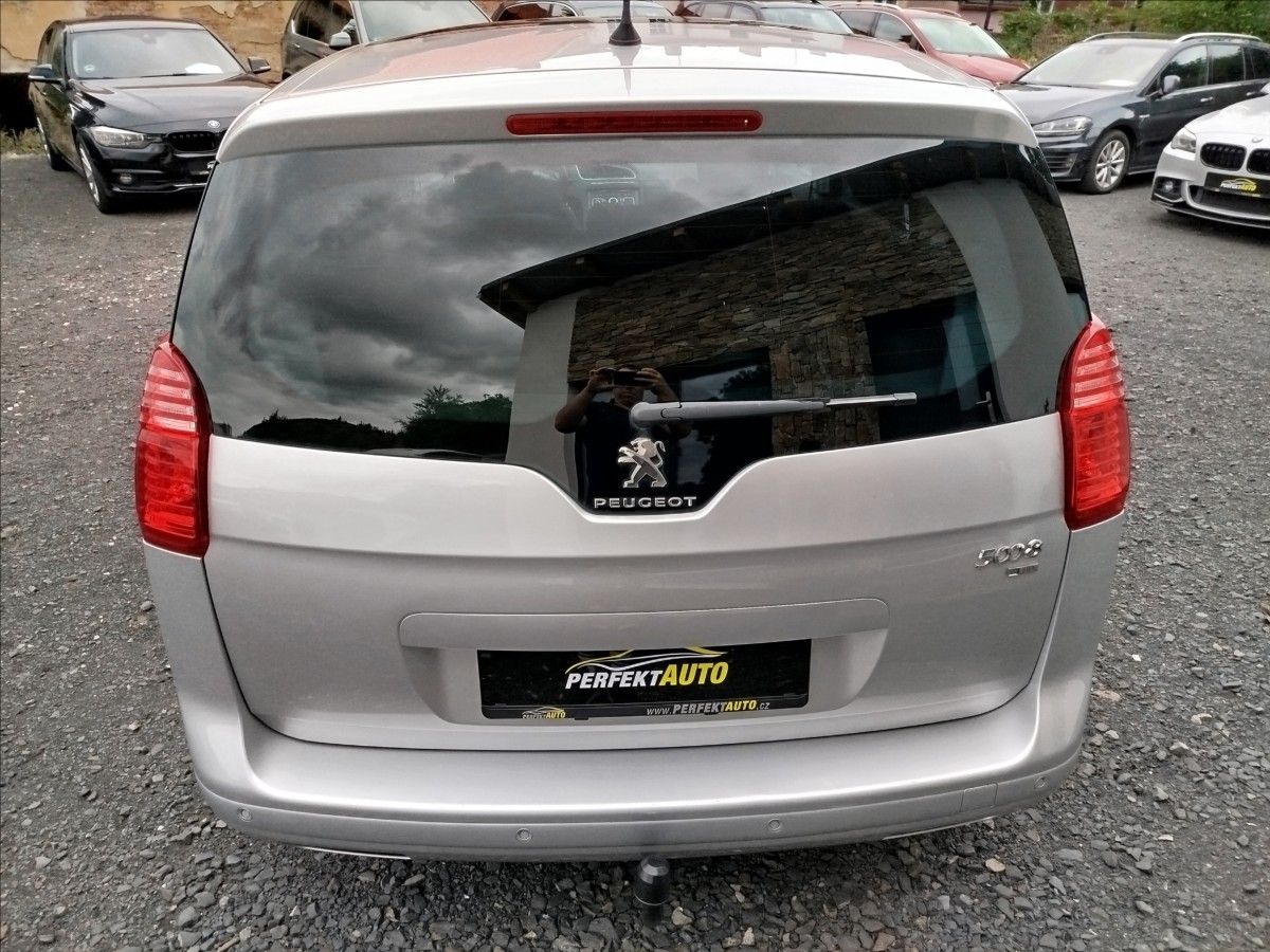 Peugeot 5008, 1,6 HDi 84 kW, AUTOMAT, 7-MÍST - fotka 5