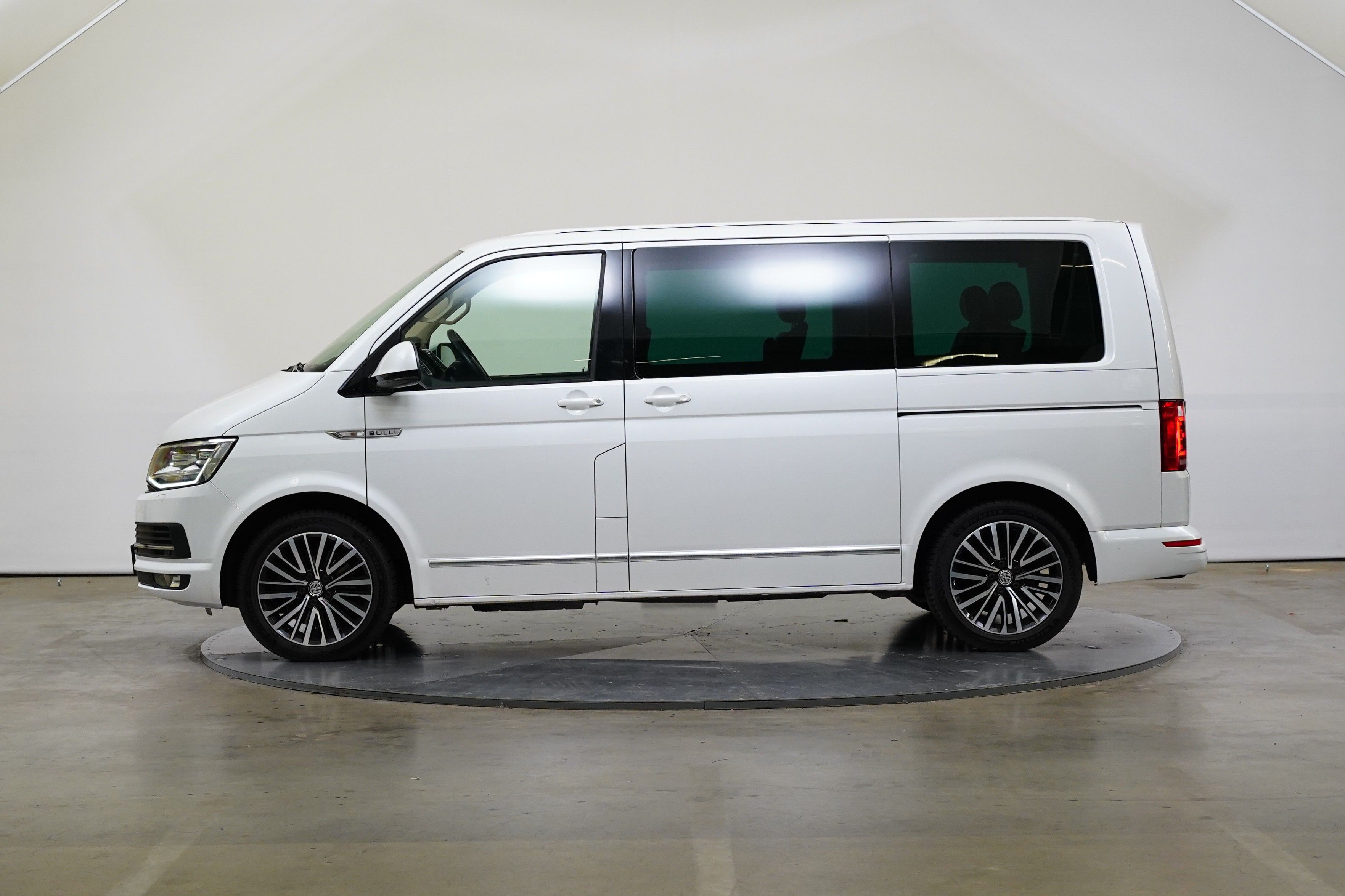 Volkswagen Multivan, 2.0 TDI 150kW 4Motion Highline - fotka 3