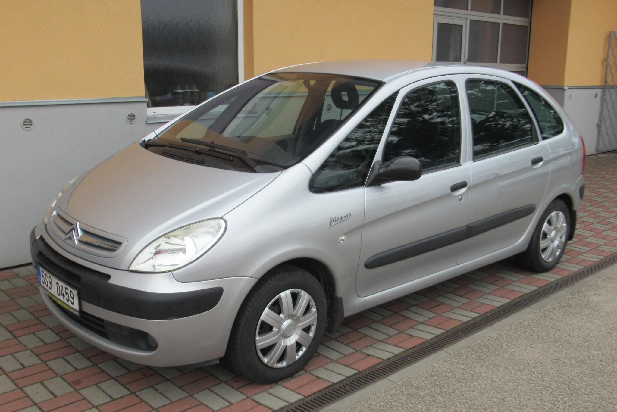 Citroën Xsara Picasso, 1.6i 16V AUT.KLIMA TAŽNÉ - fotka 4