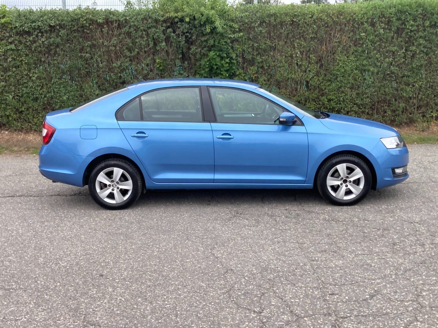 Škoda Rapid, 1.0 TSi Ambition +, Koup. ČR - fotka 2