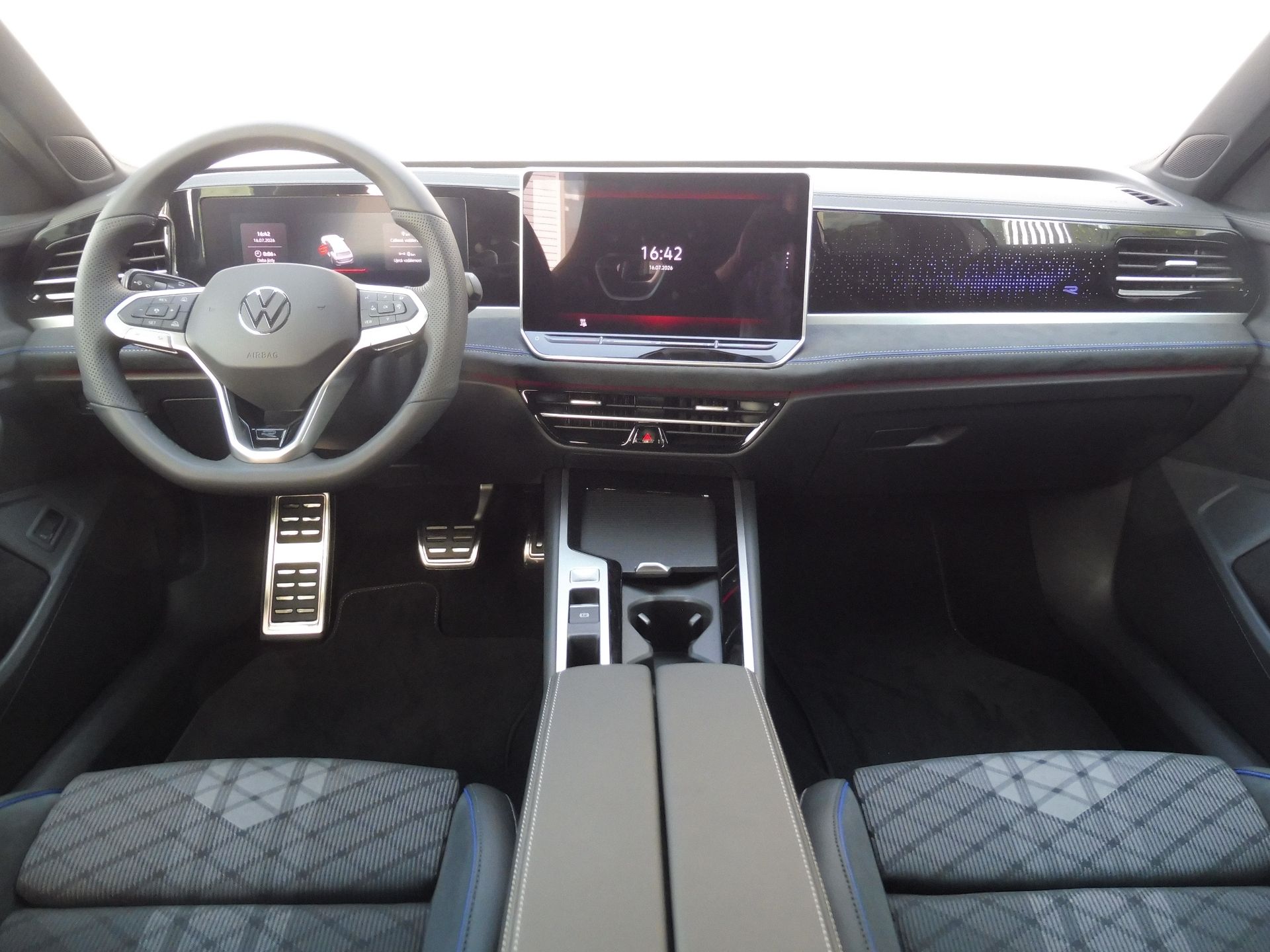 Volkswagen Passat Variant, Variant R-Line 2,0 TDI 110kW D - fotka 5