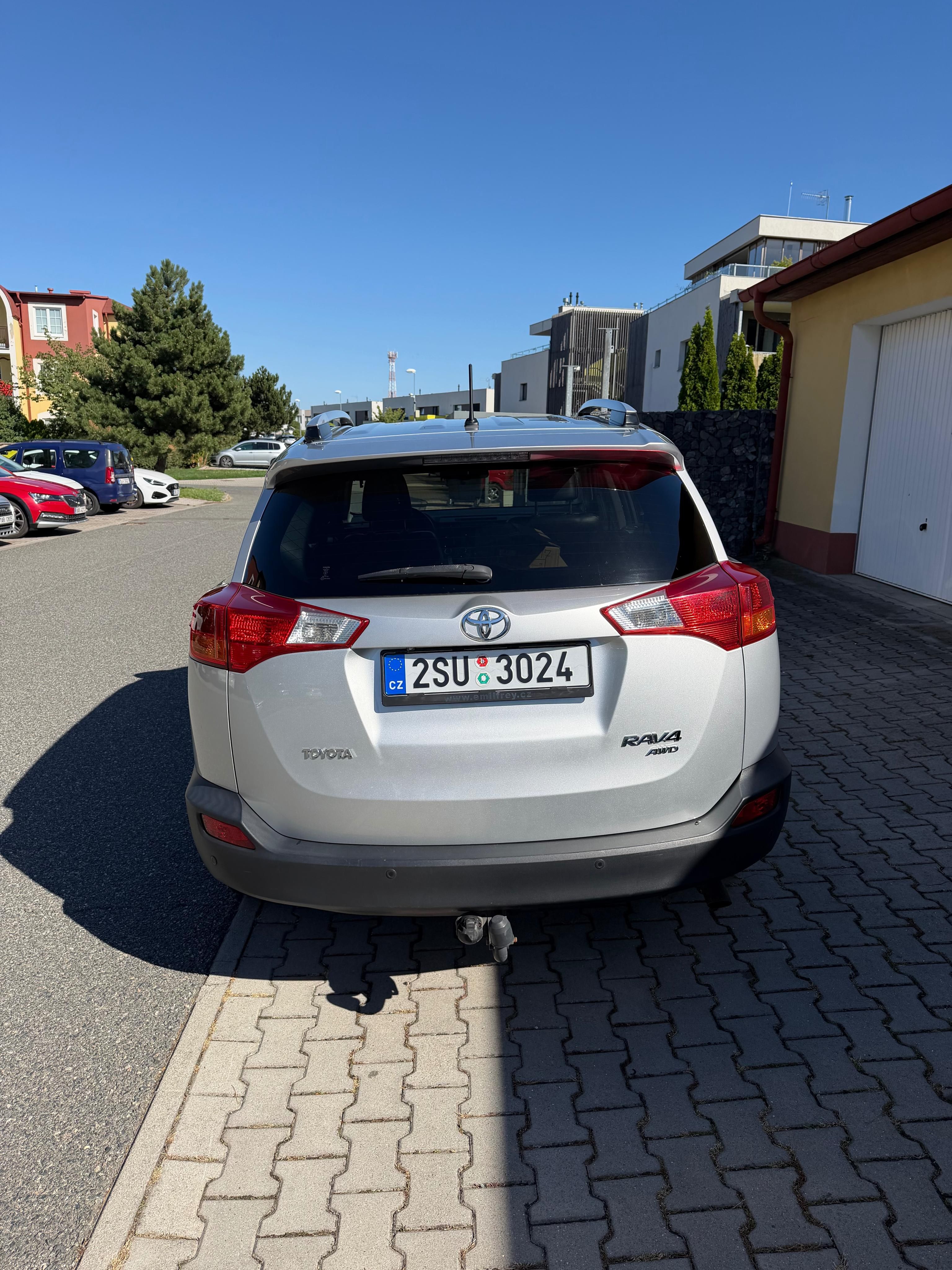 Toyota Rav4, 2.0 ben, automat, 4x4, tažné - fotka 5