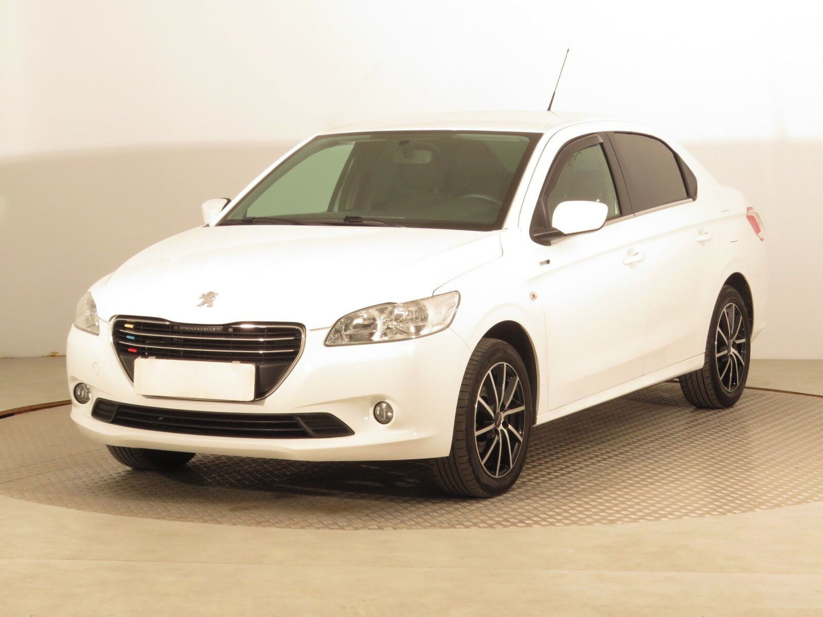 Peugeot 301, 1.6 VTi, Serv.kniha - fotka 2