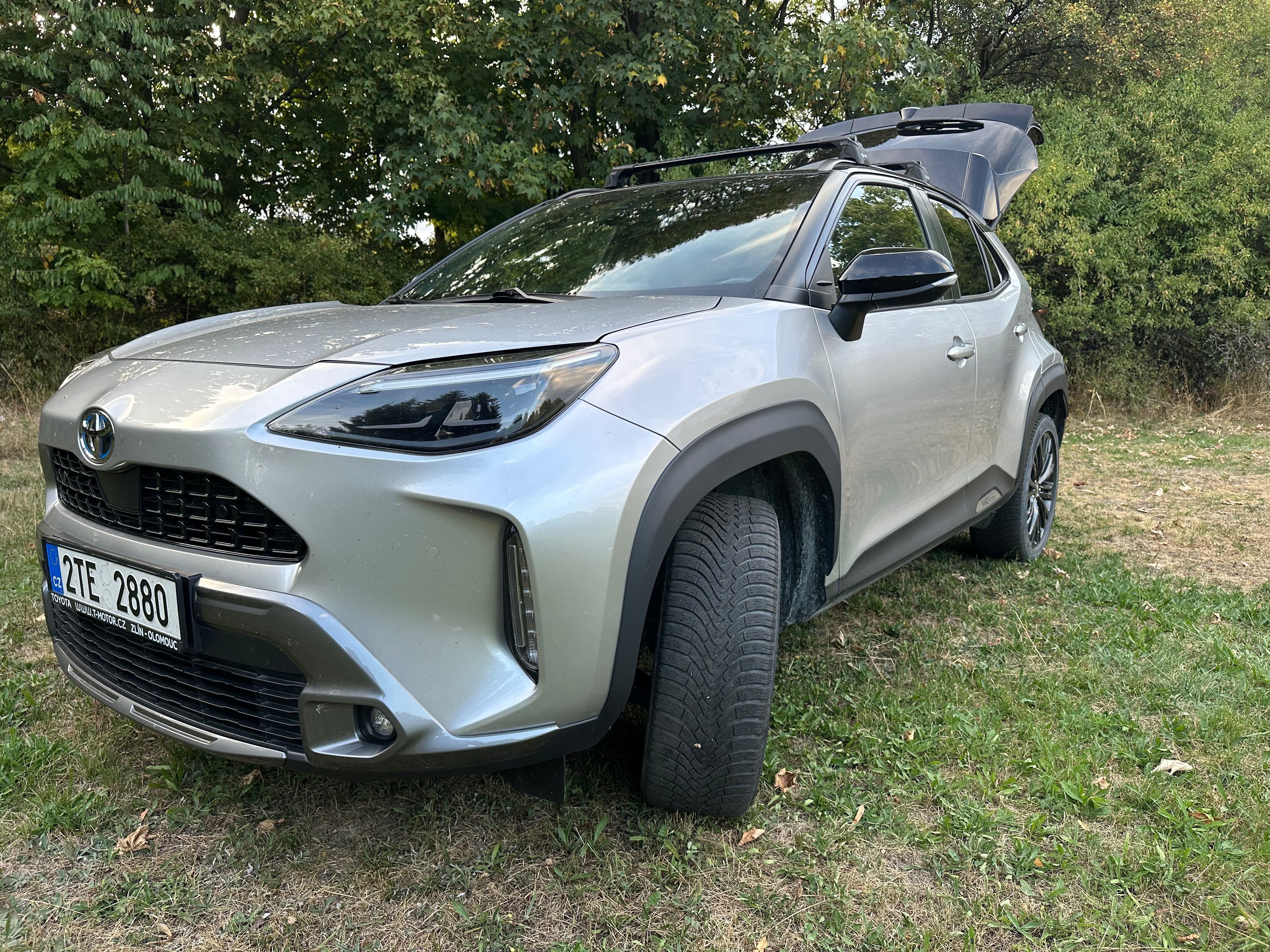 Toyota Yaris Cross, 1.5 Hybrid AWD-i 4×4 VIP - fotka 2
