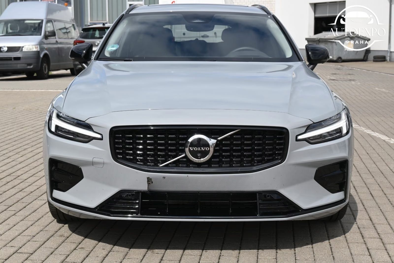 Volvo V60, B4 DKG Plus Dark*PANORAMA*360° - fotka 2