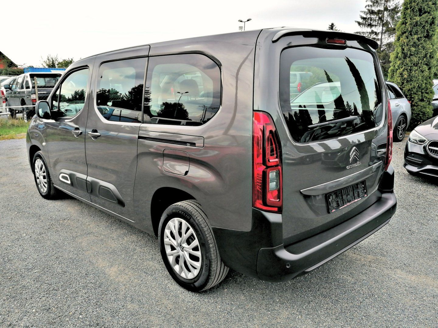 Citroën Berlingo, XL 1.5 BlueHdi Shine Navi - fotka 6
