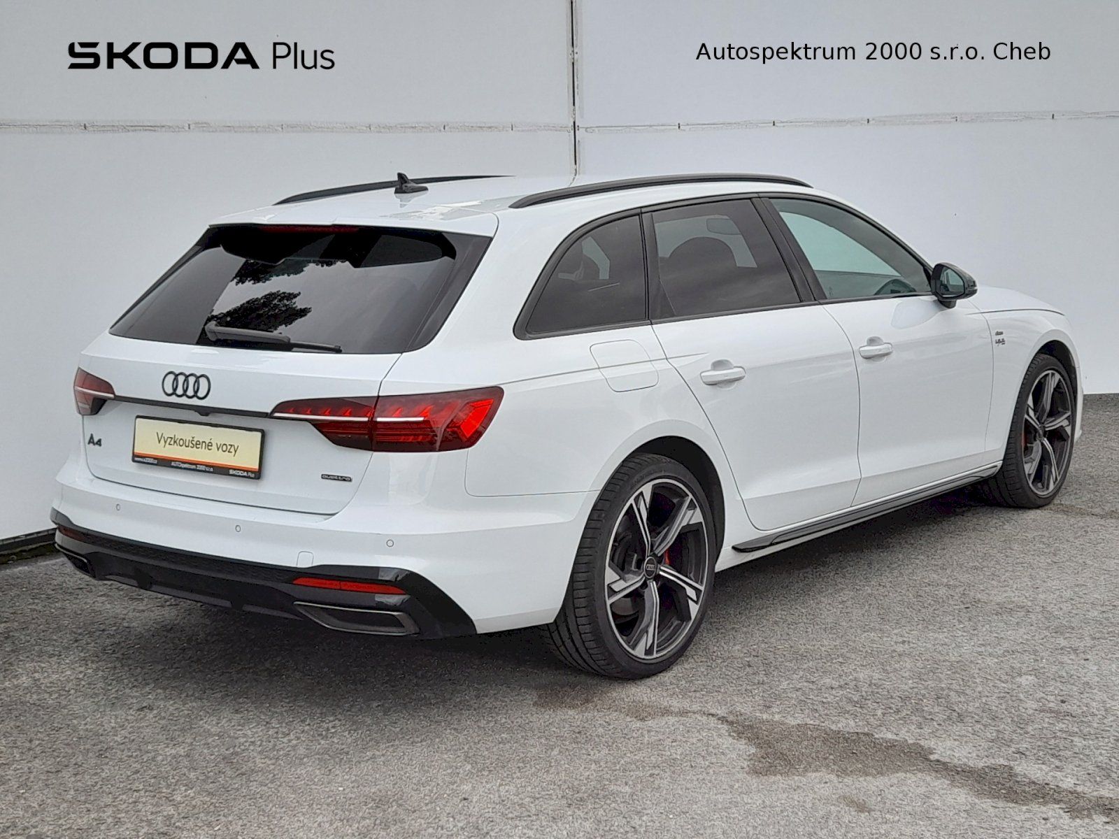 Audi A4 Avant, S LINE 40 2,0TDI 150kW Quattro - fotka 2