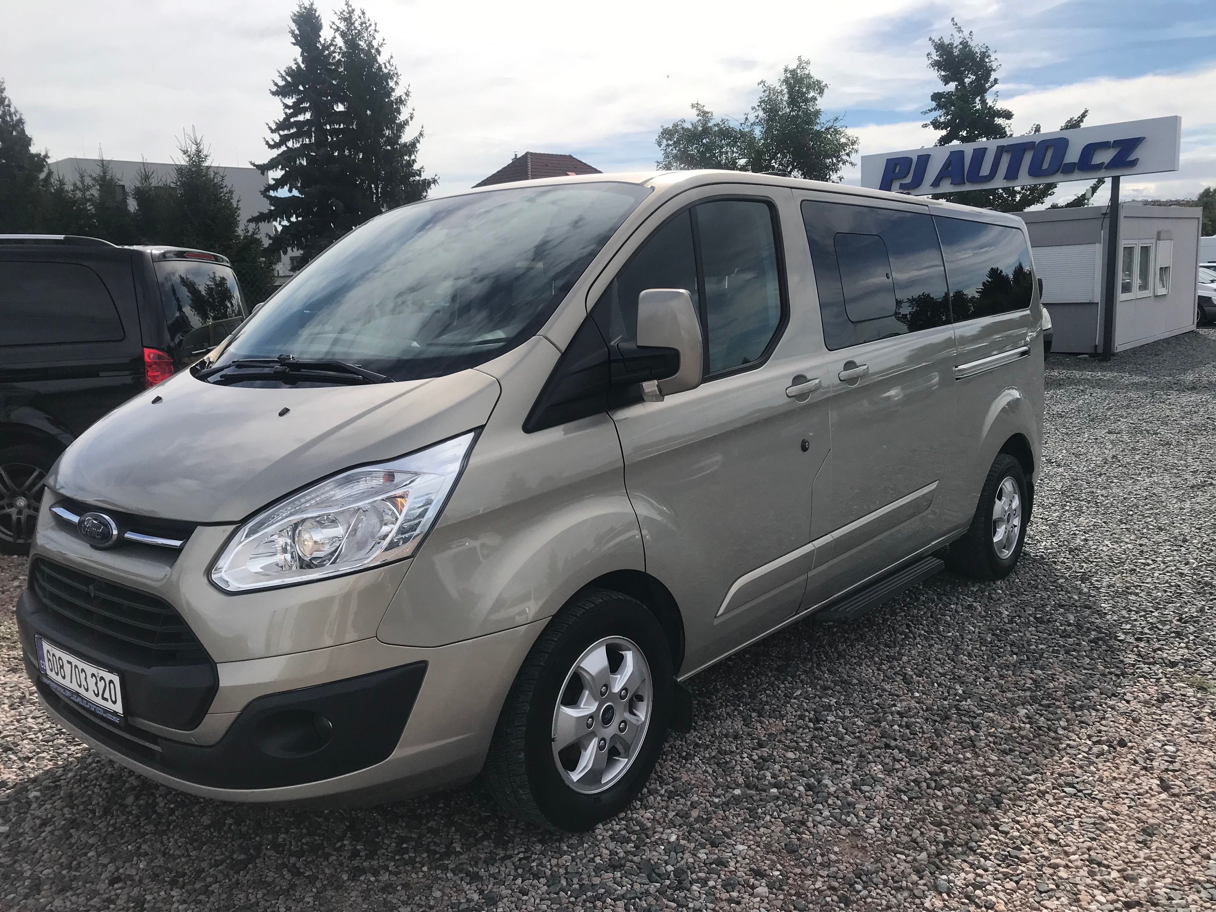 Ford Tourneo Custom, 2.0 TCDI 125 KW,L2,8-MÍST,DPH