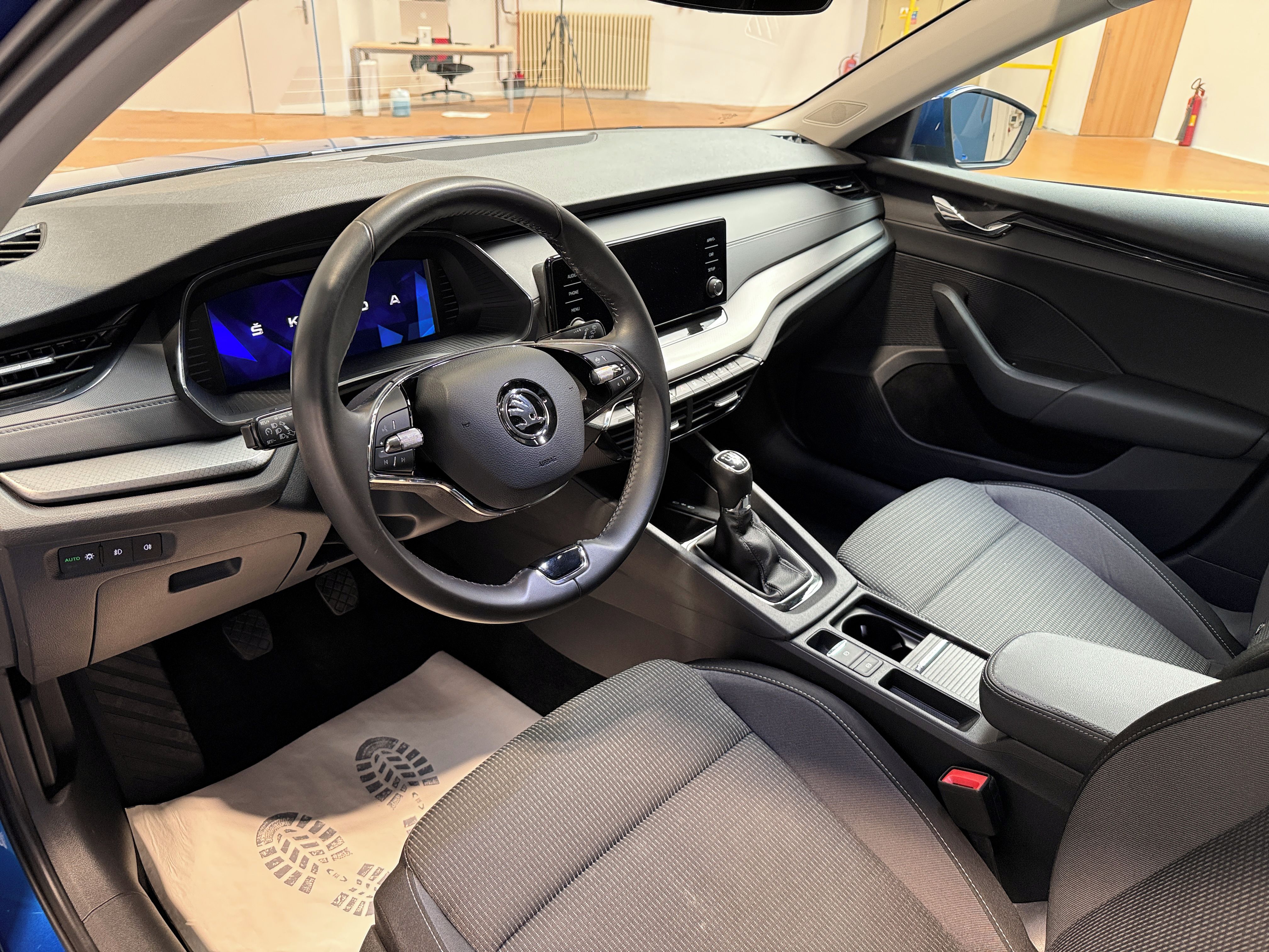 Škoda Octavia, 2.0 TDI 85kW Ambition Combi - fotka 6