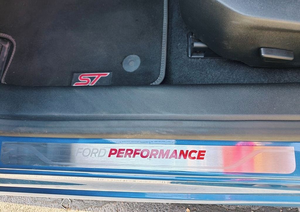 Ford Focus, ST PERFORMANCE, B&O, adapt.t. - fotka 3