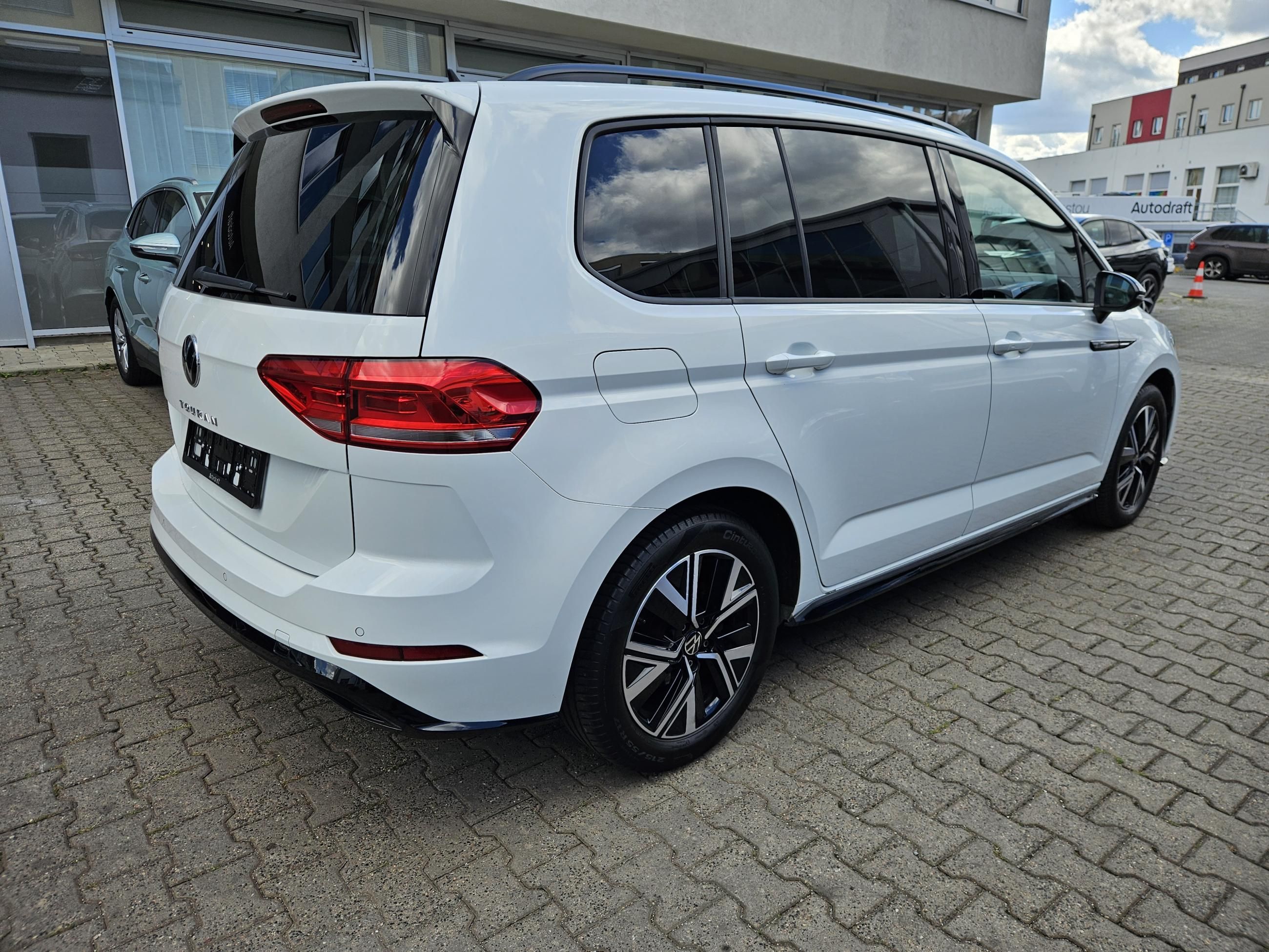 Volkswagen Touran, 1.5 TSI 110kW DSG R-Line - fotka 6