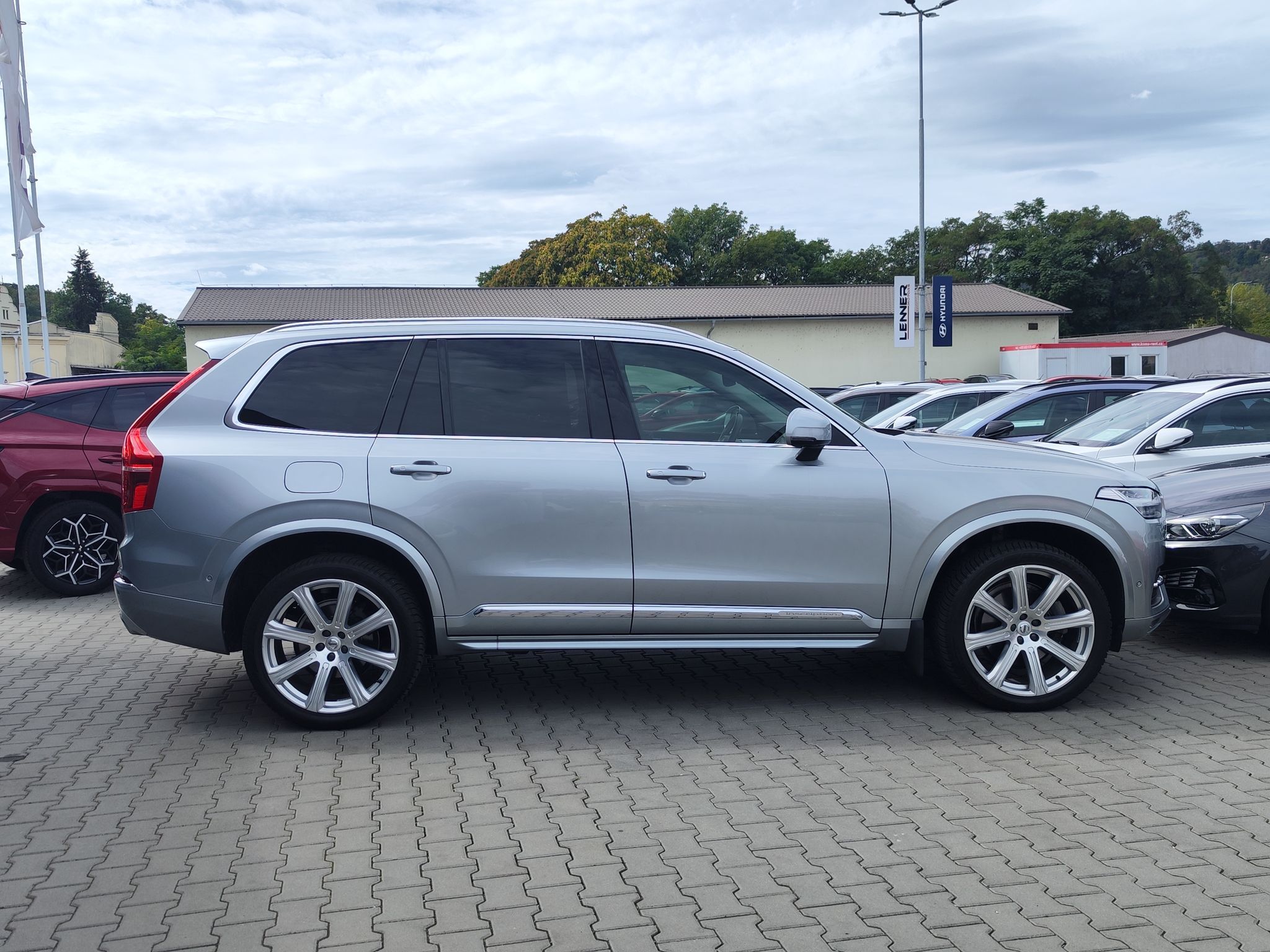 Volvo XC90, D5 2.0/173kW Inscription AT 4x - fotka 4