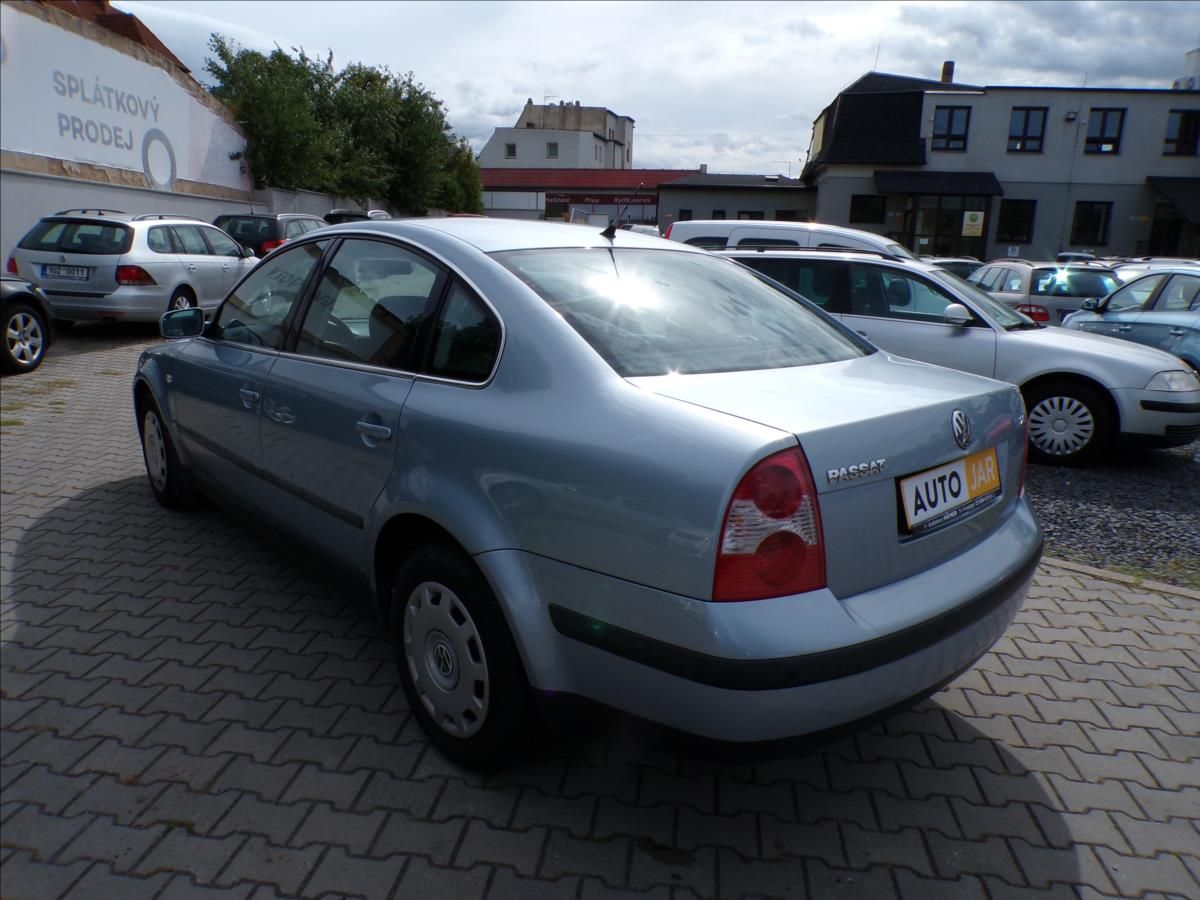 Volkswagen Passat, 2,0 i  TAŽNÉ ZAŘÍZENÍ - fotka 4