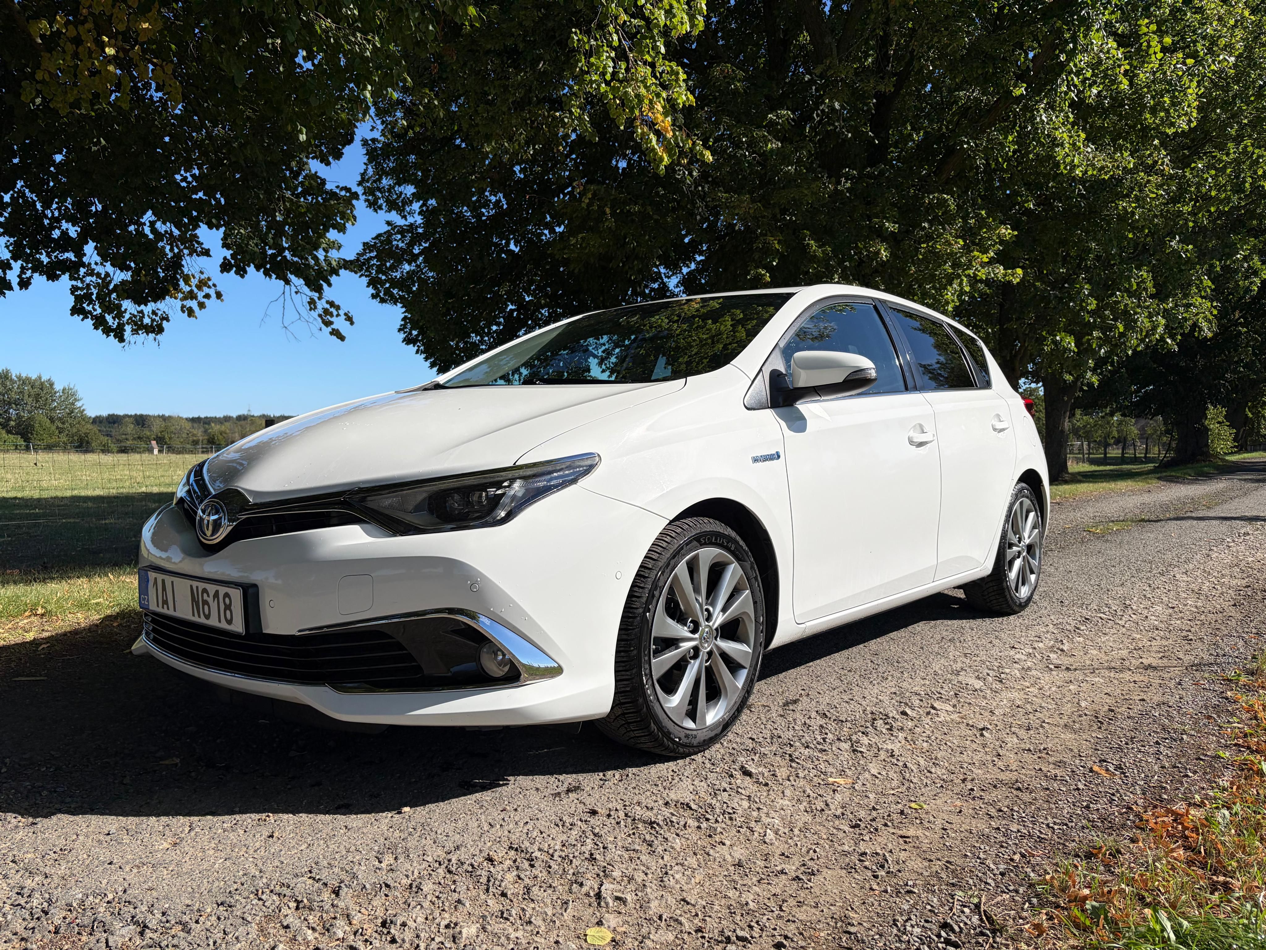 Toyota Auris, 1.8 Hybrid - fotka 2
