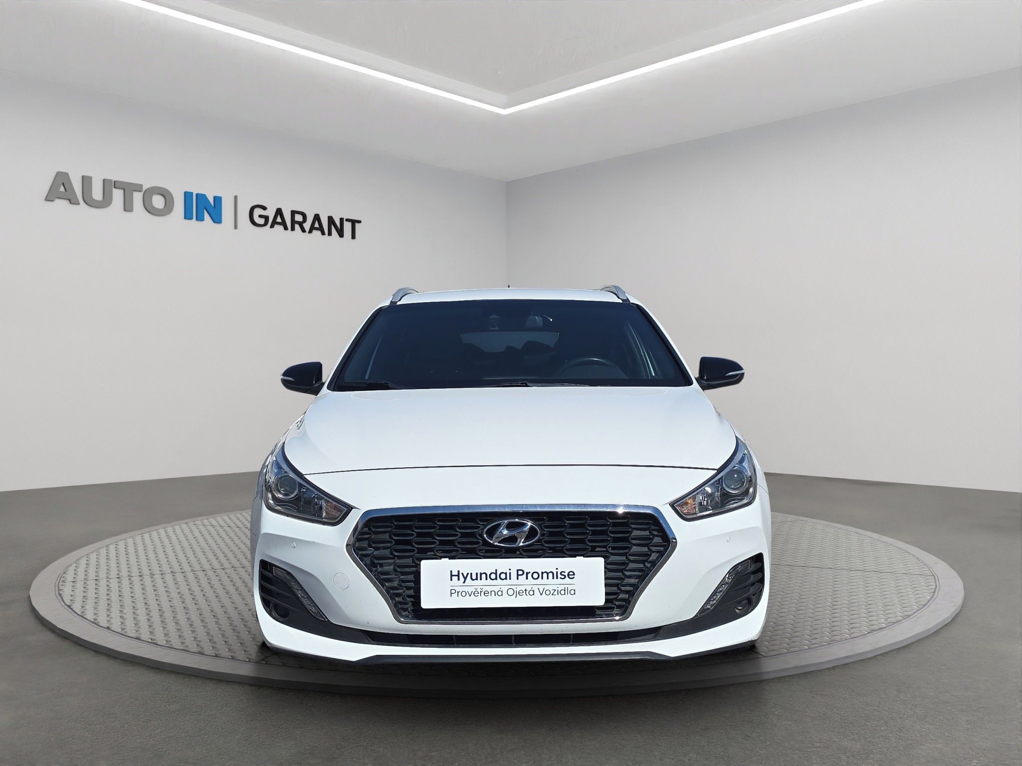Hyundai i30, Trikolor 1.4 T-GDi 103kW, Serv - fotka 2