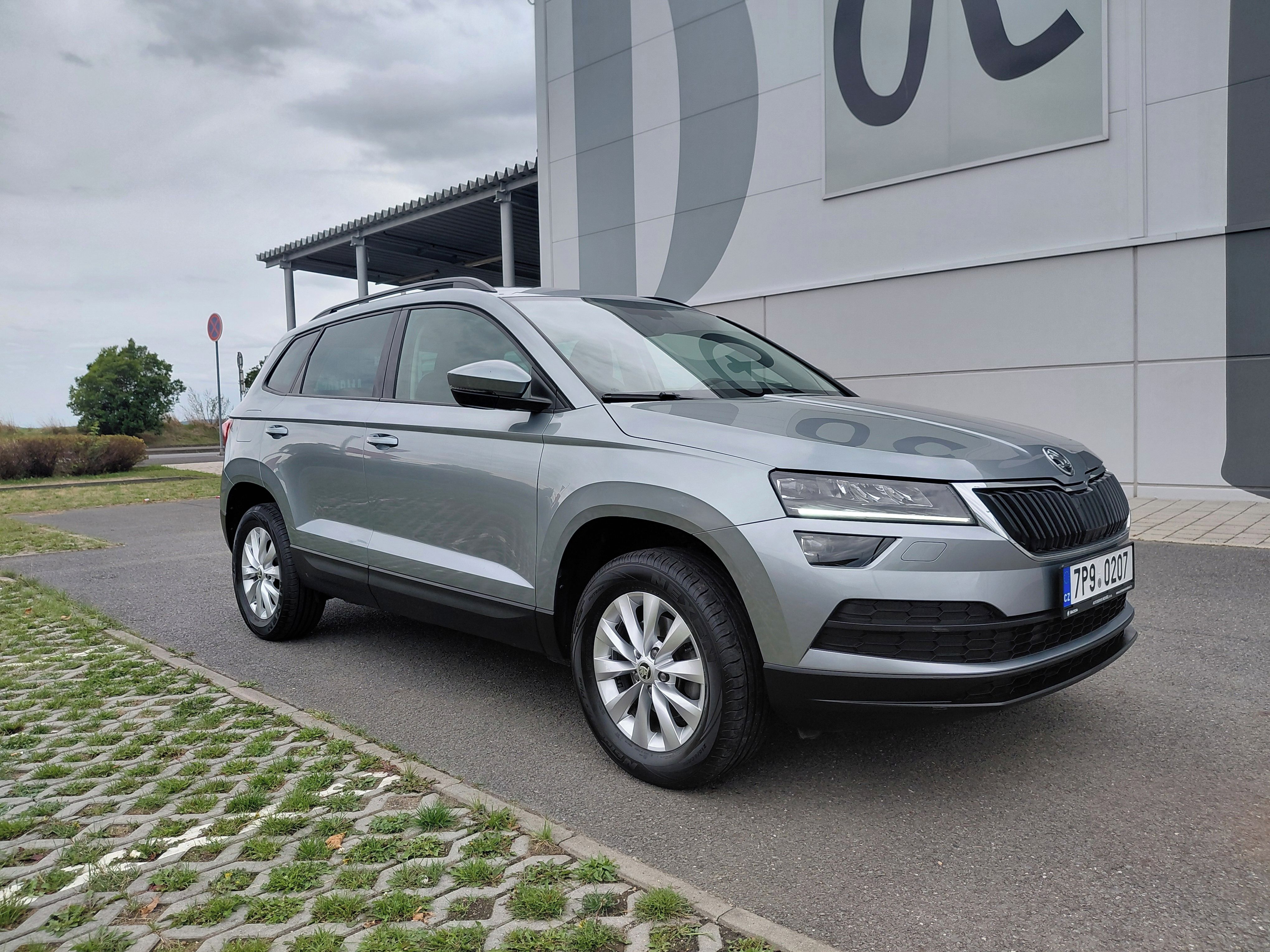 Škoda Karoq, 1.5TSI 110KW 1.MAJ,+ZIMNÍ KOLA