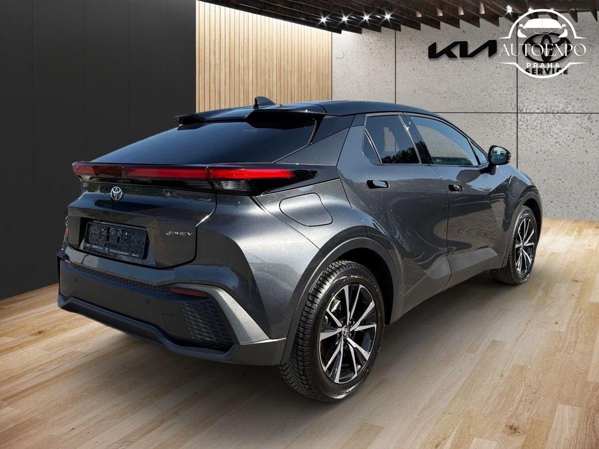 Toyota C-HR, Teamplayer 2,0-Plug-in Hybrid - fotka 3