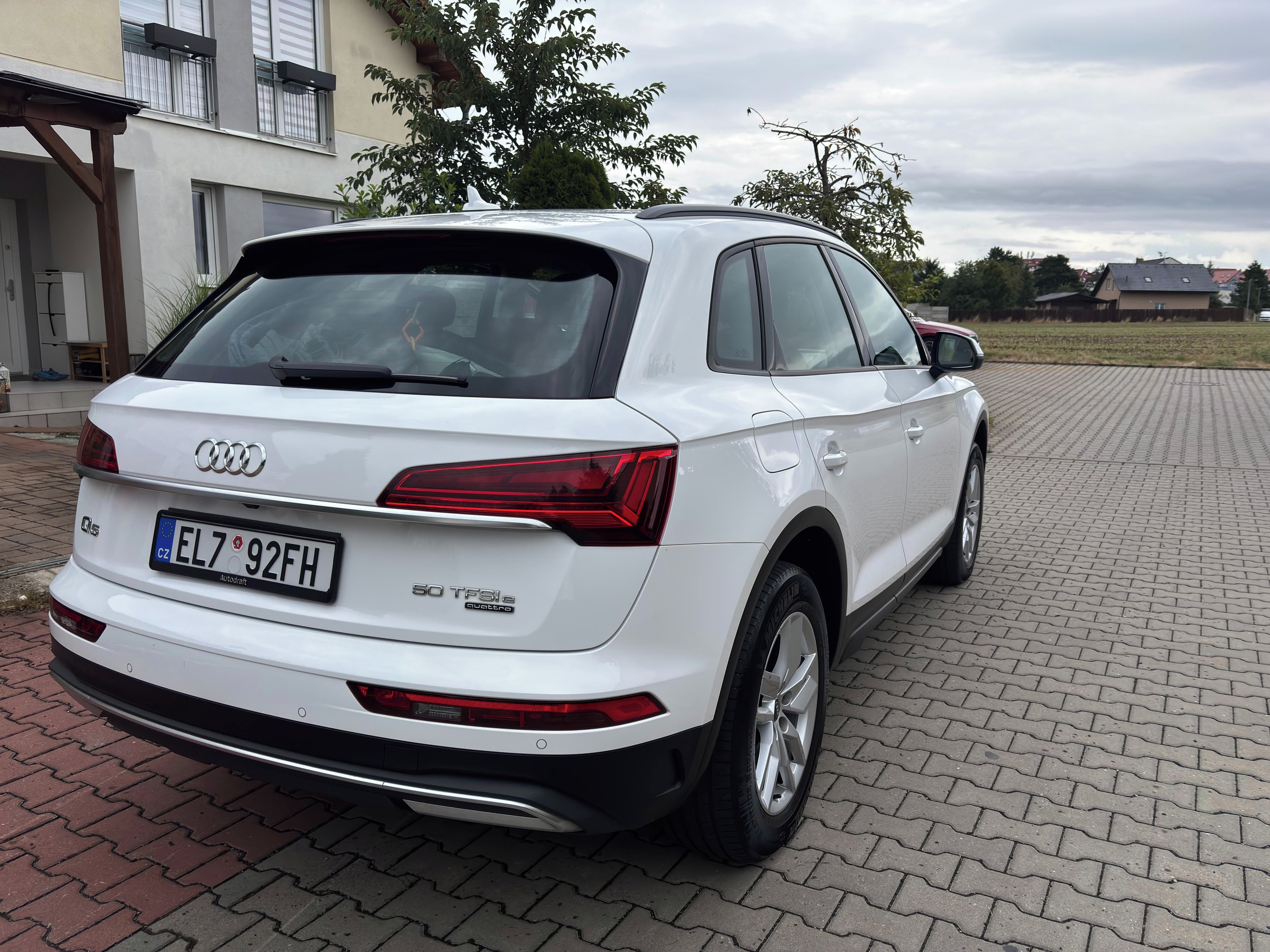 Audi Q5, Audi Q5 TFSIe 50 Quatro 220 kW - fotka 6