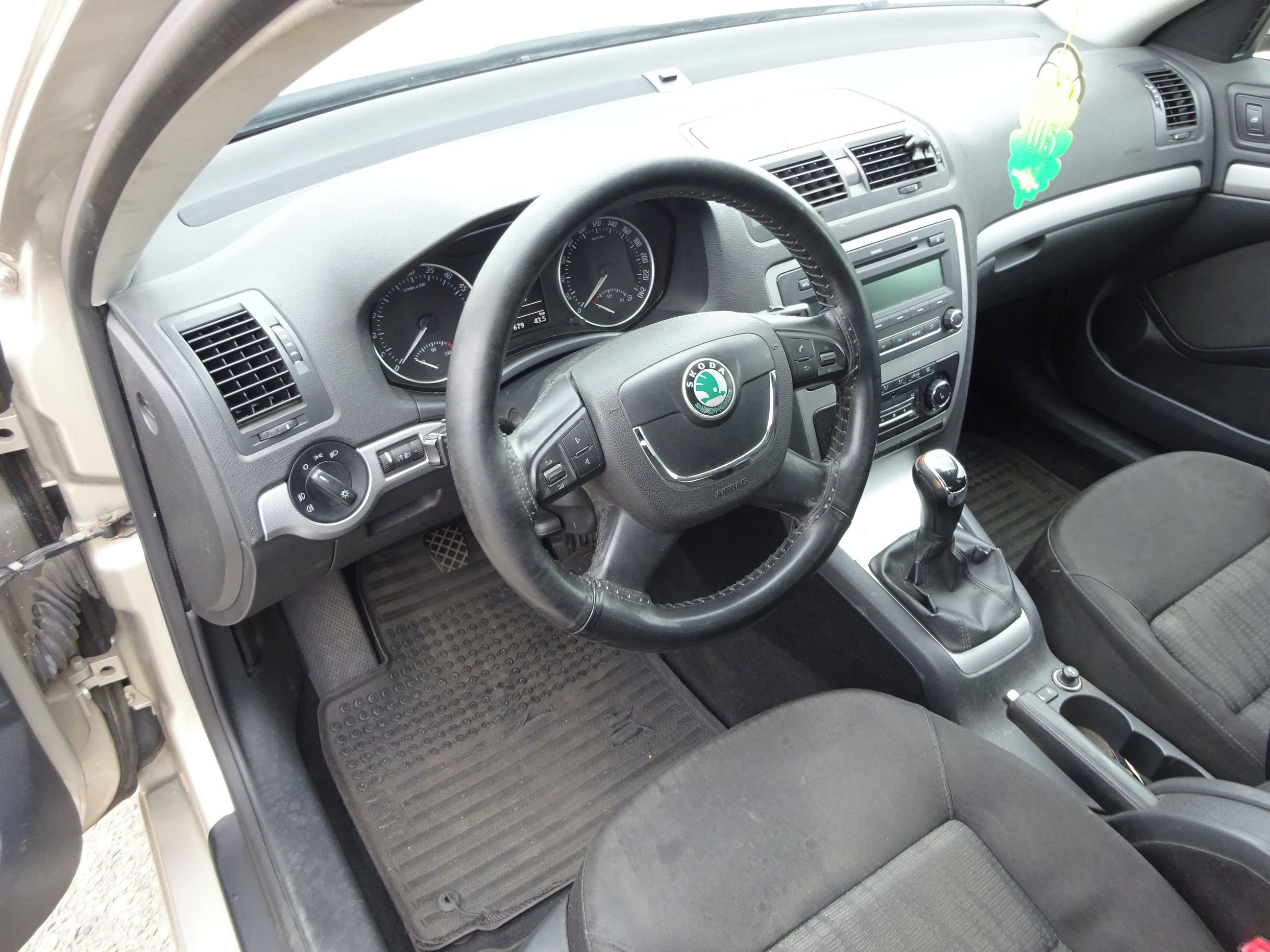 Škoda Octavia, 1.6 TDI (77 KW) 2.Majitel ČR - fotka 5
