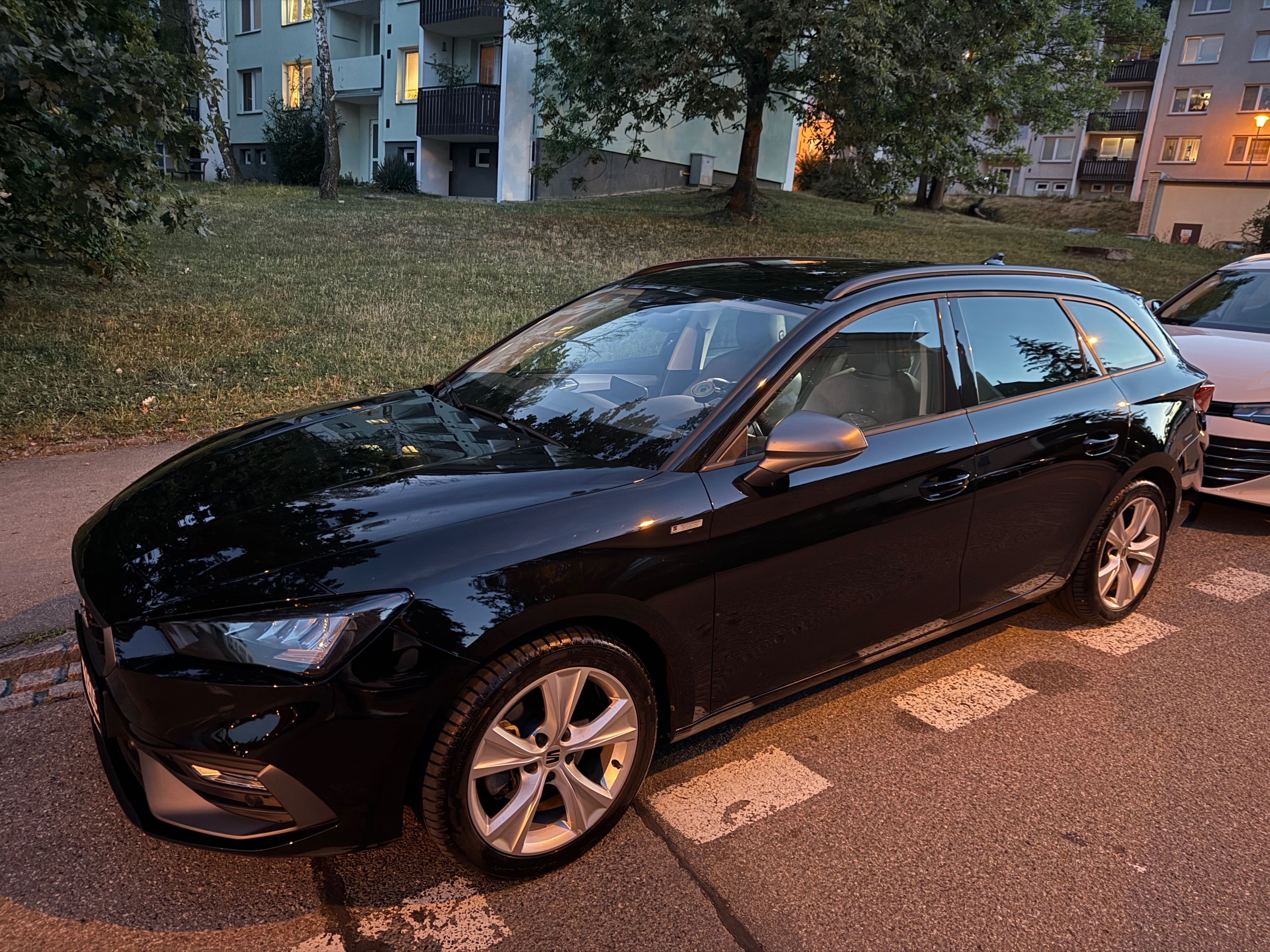 Seat Leon, SEAT LEON 1.5 TSI FR 110KW - fotka 3