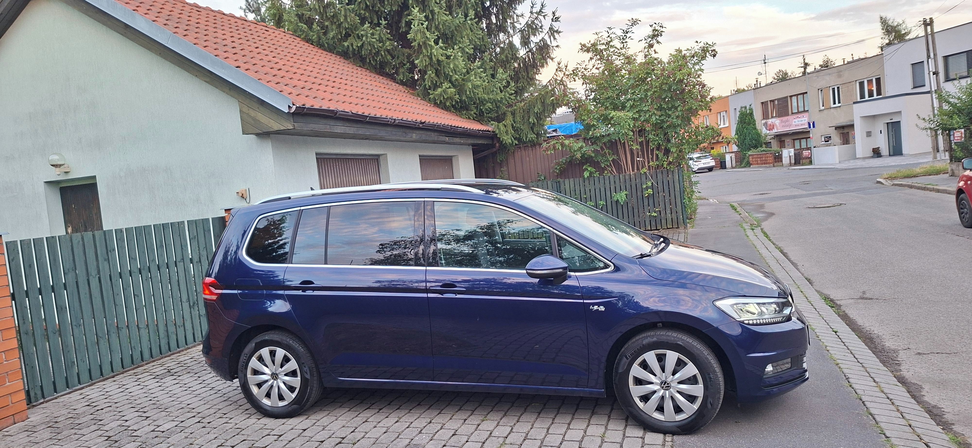 Volkswagen Touran, 2.0tdi Evo 7dsg Comfort.ČR-1.m - fotka 3