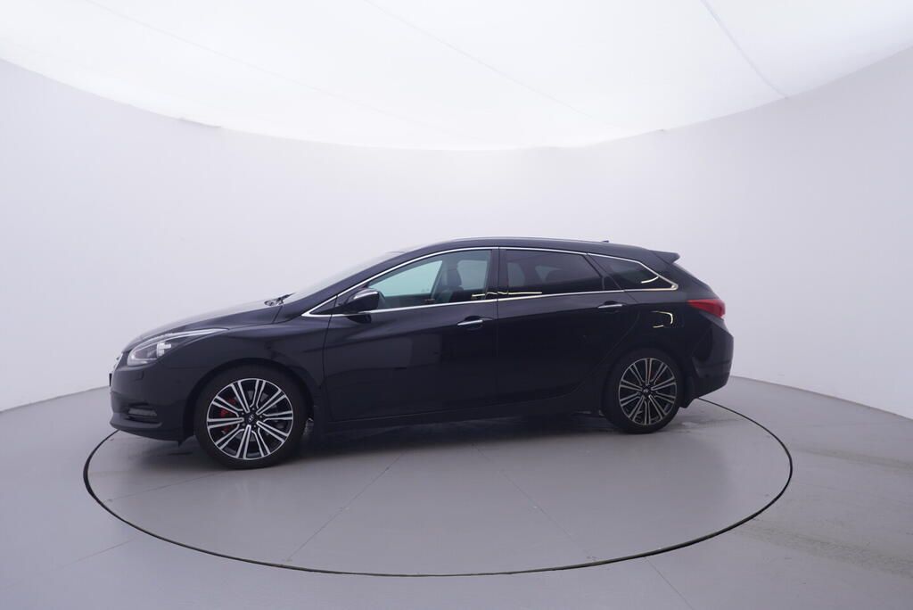 Hyundai i40, Premium Luxury 1.7 CRDi 104 kW - fotka 2