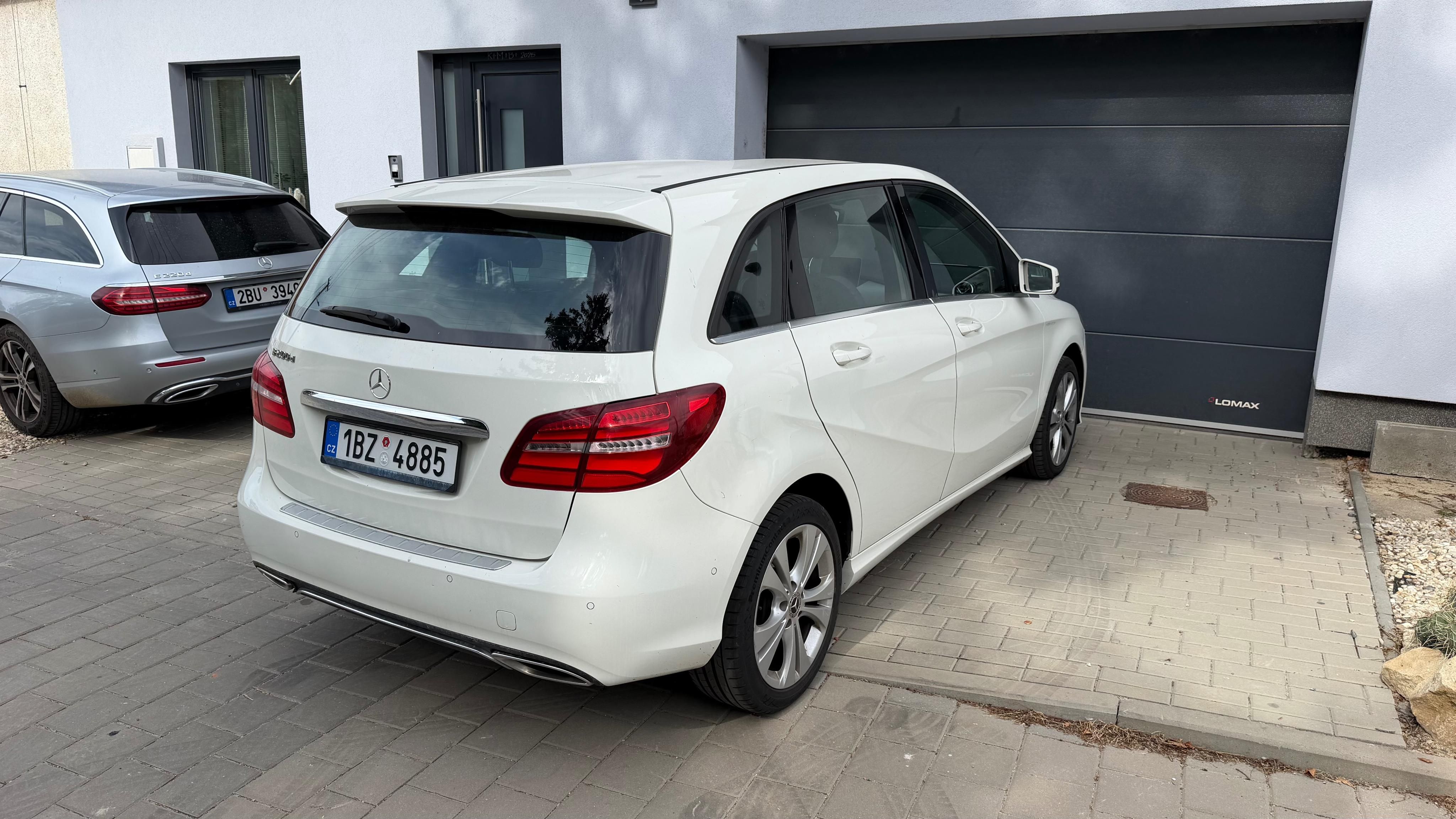 Mercedes-Benz Třídy B, Mercedes-Benz B 200d, původ ČR - fotka 2