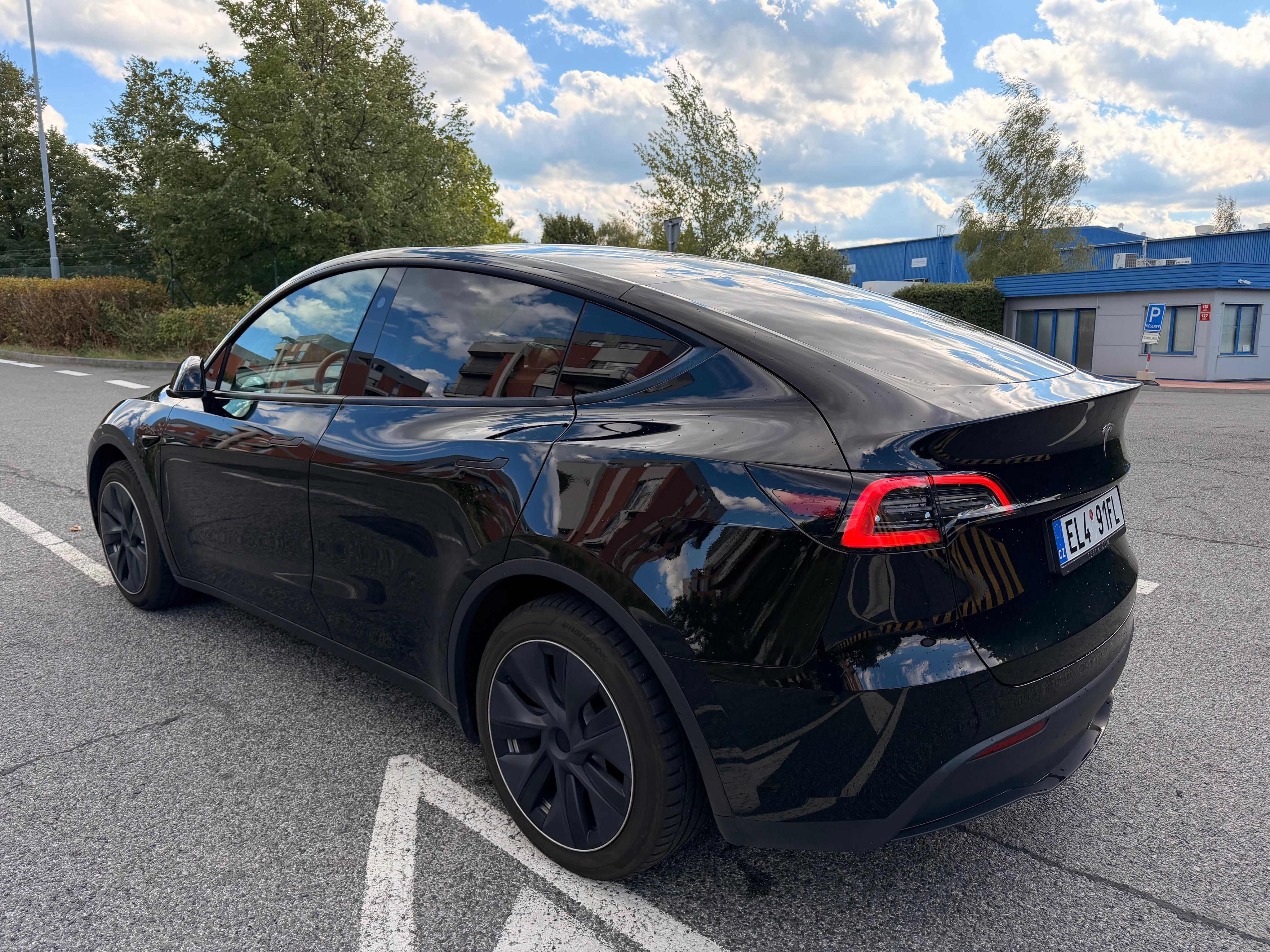 Tesla Model Y, LFP | 73k km nájezd | - DPH - fotka 2