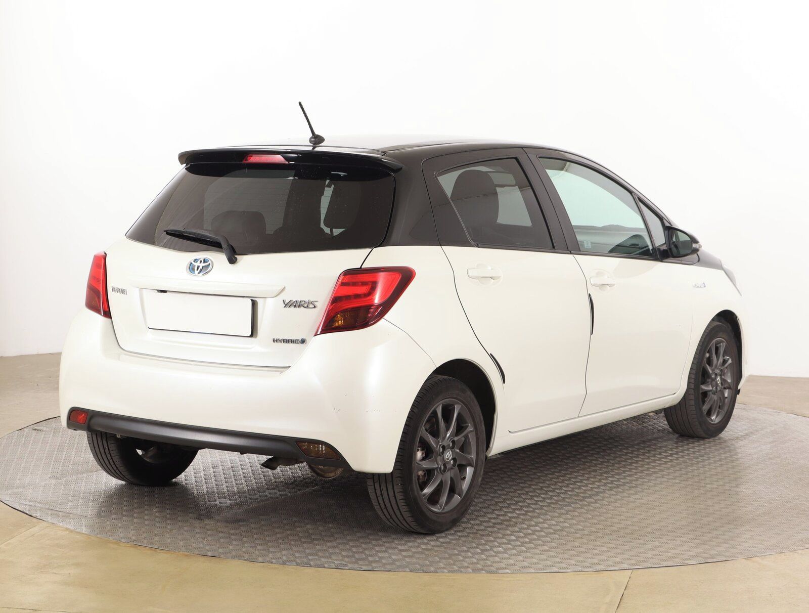 Toyota Yaris, 1.5 Hybrid, Automat - fotka 5