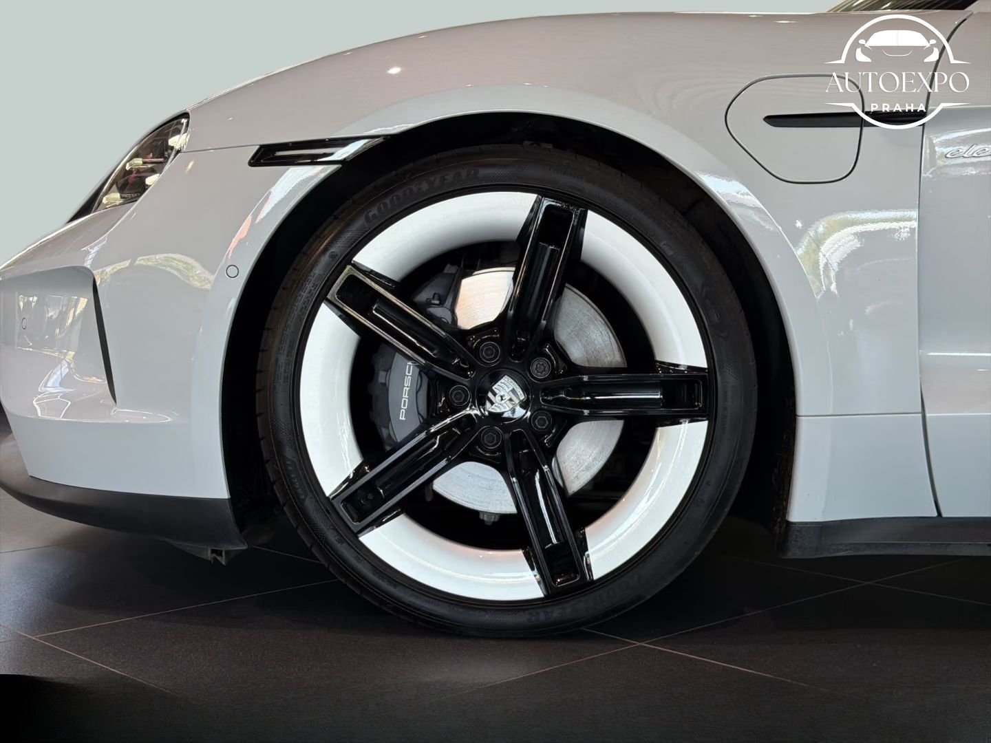 Porsche Taycan, Sport Turismo InnoDrive - fotka 6